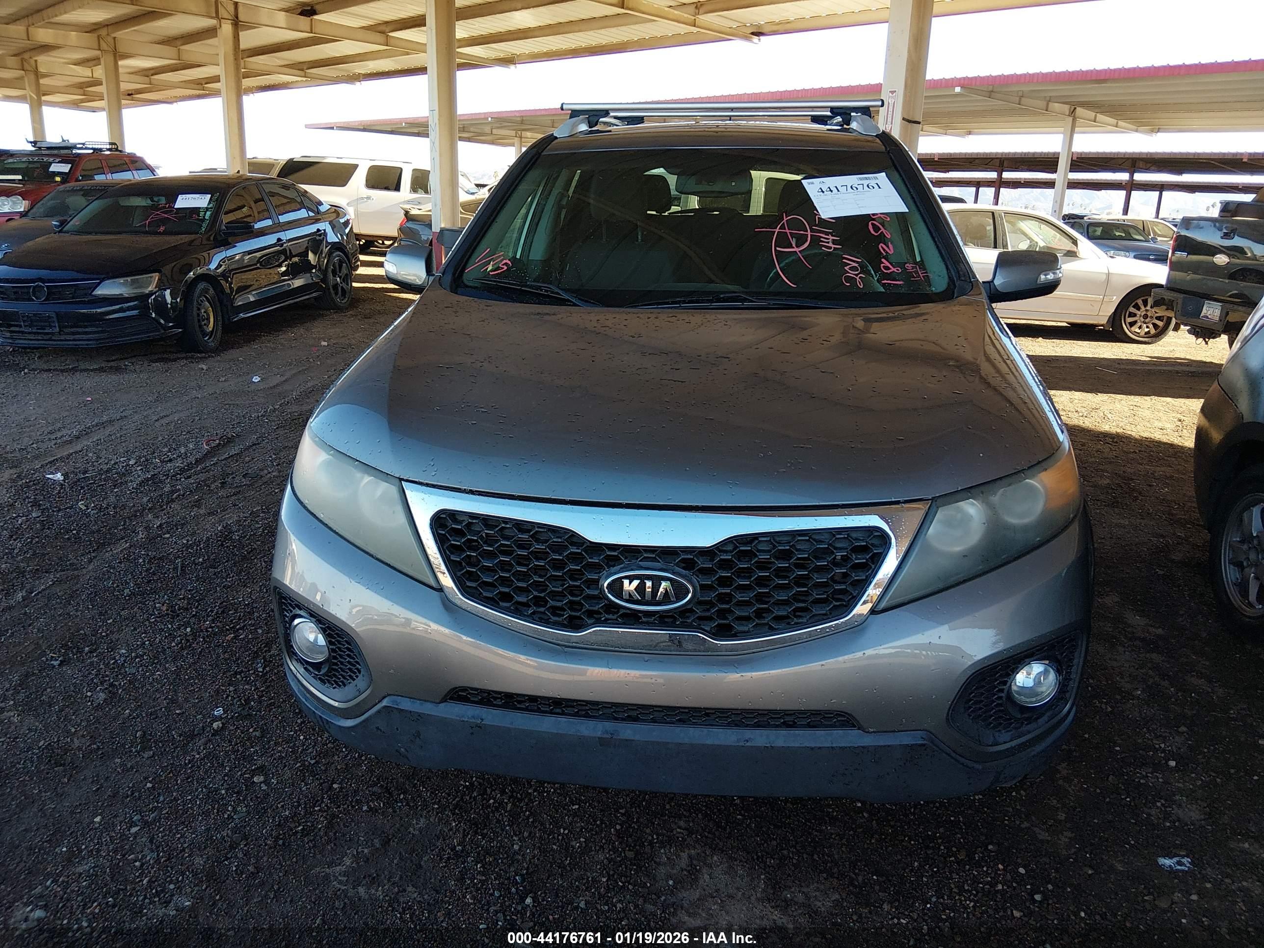 KIA SORENTO image 6