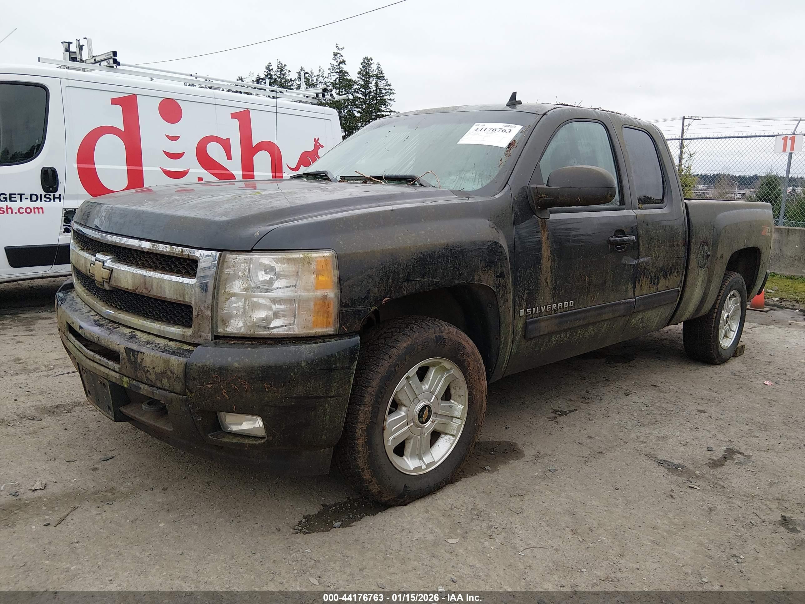 CHEVROLET SILVERADO image 2