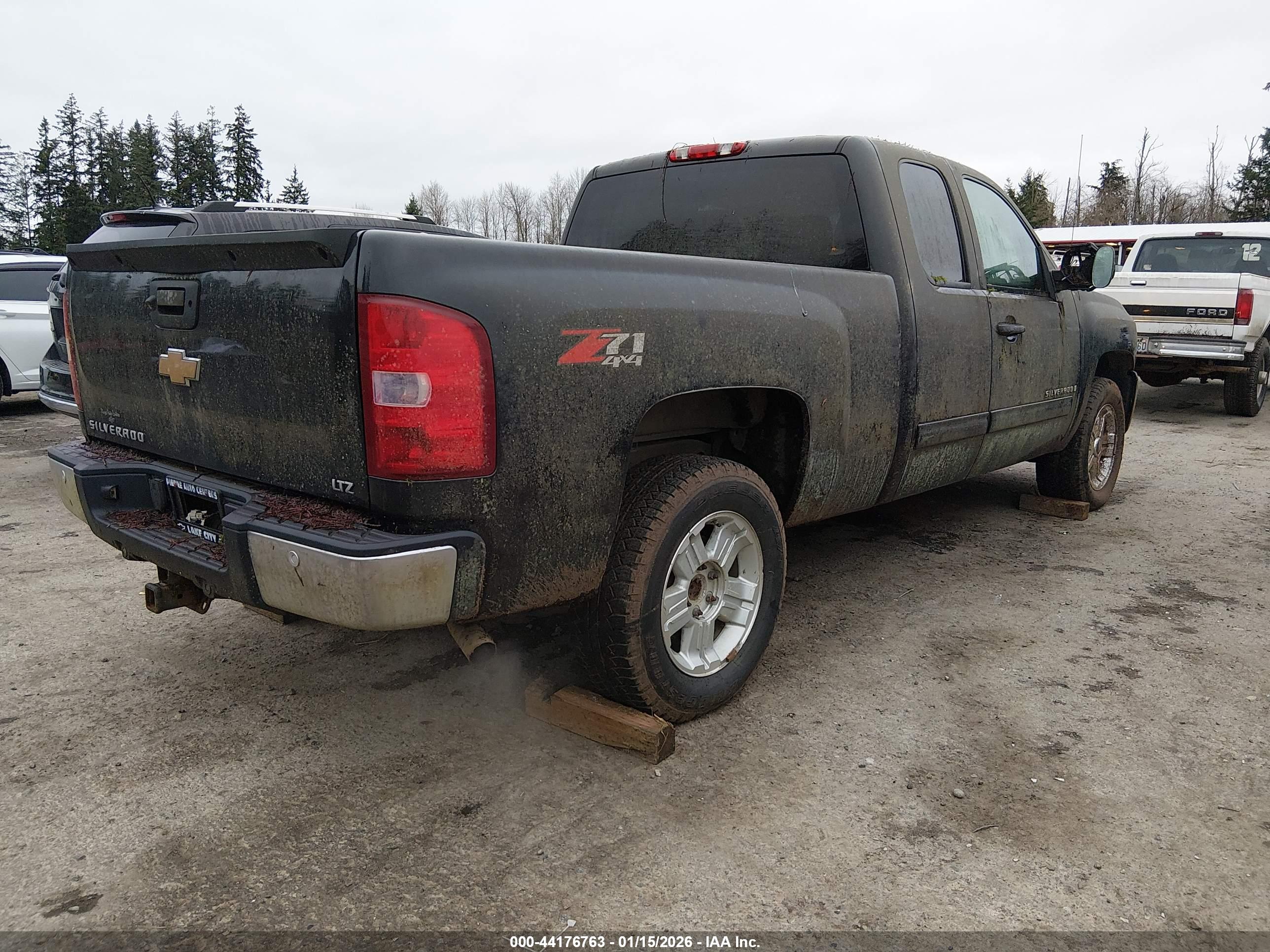CHEVROLET SILVERADO image 4