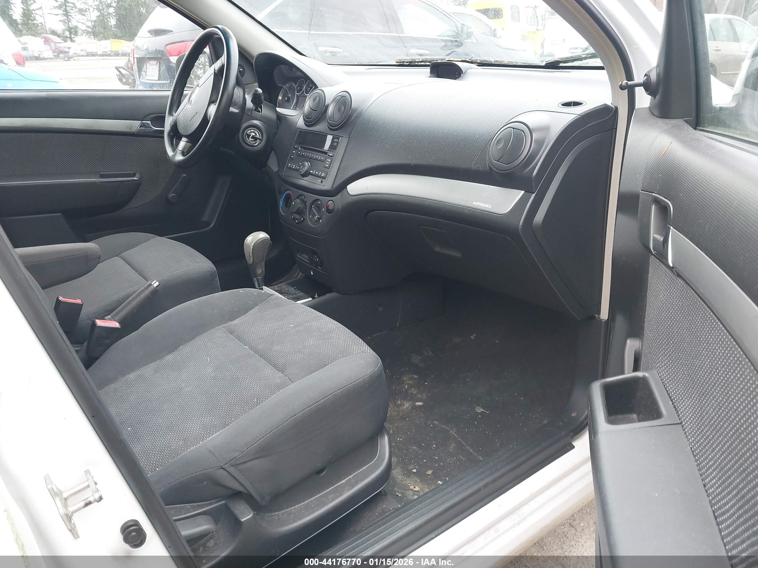CHEVROLET AVEO image 5