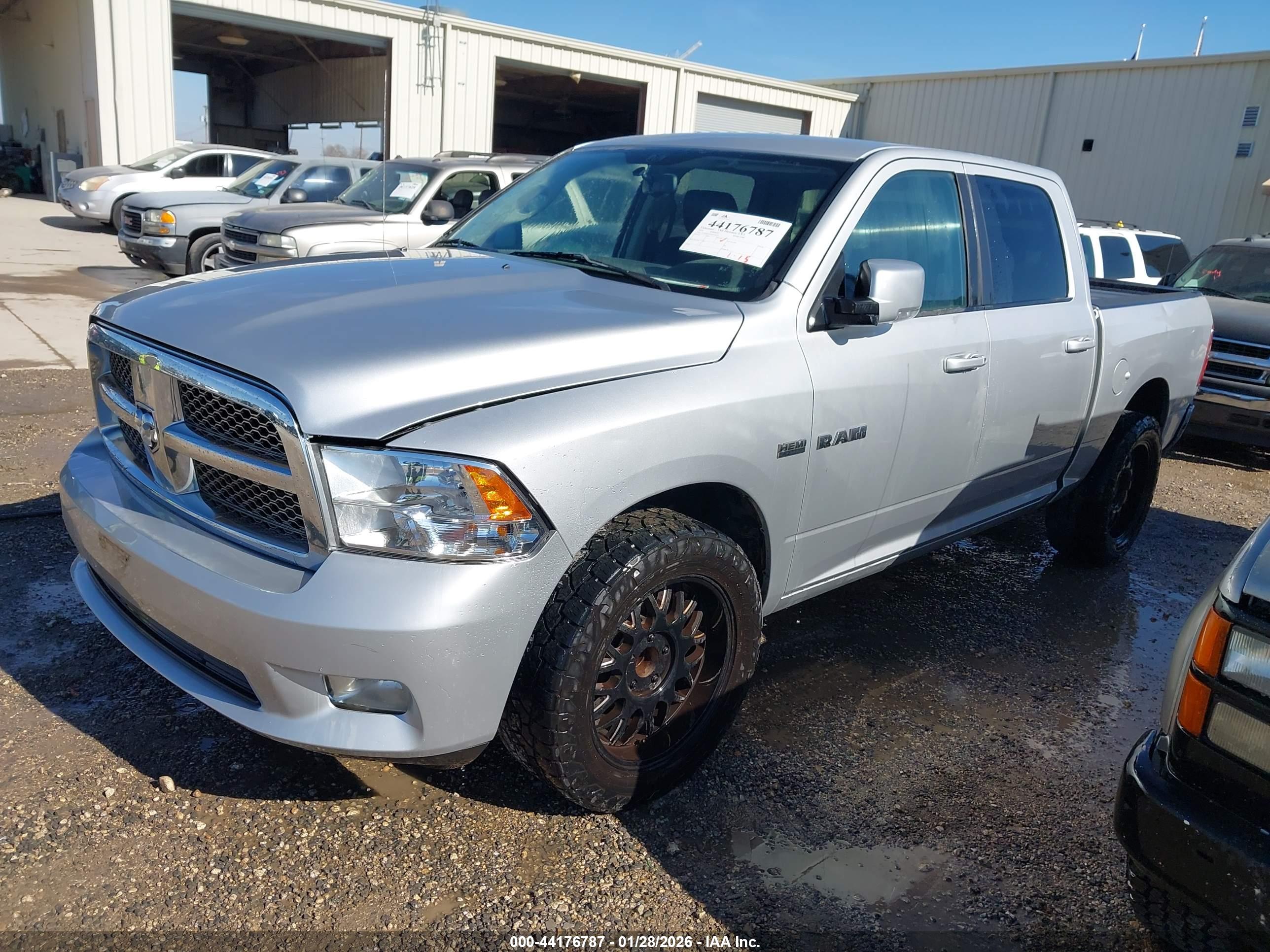 DODGE RAM image 2