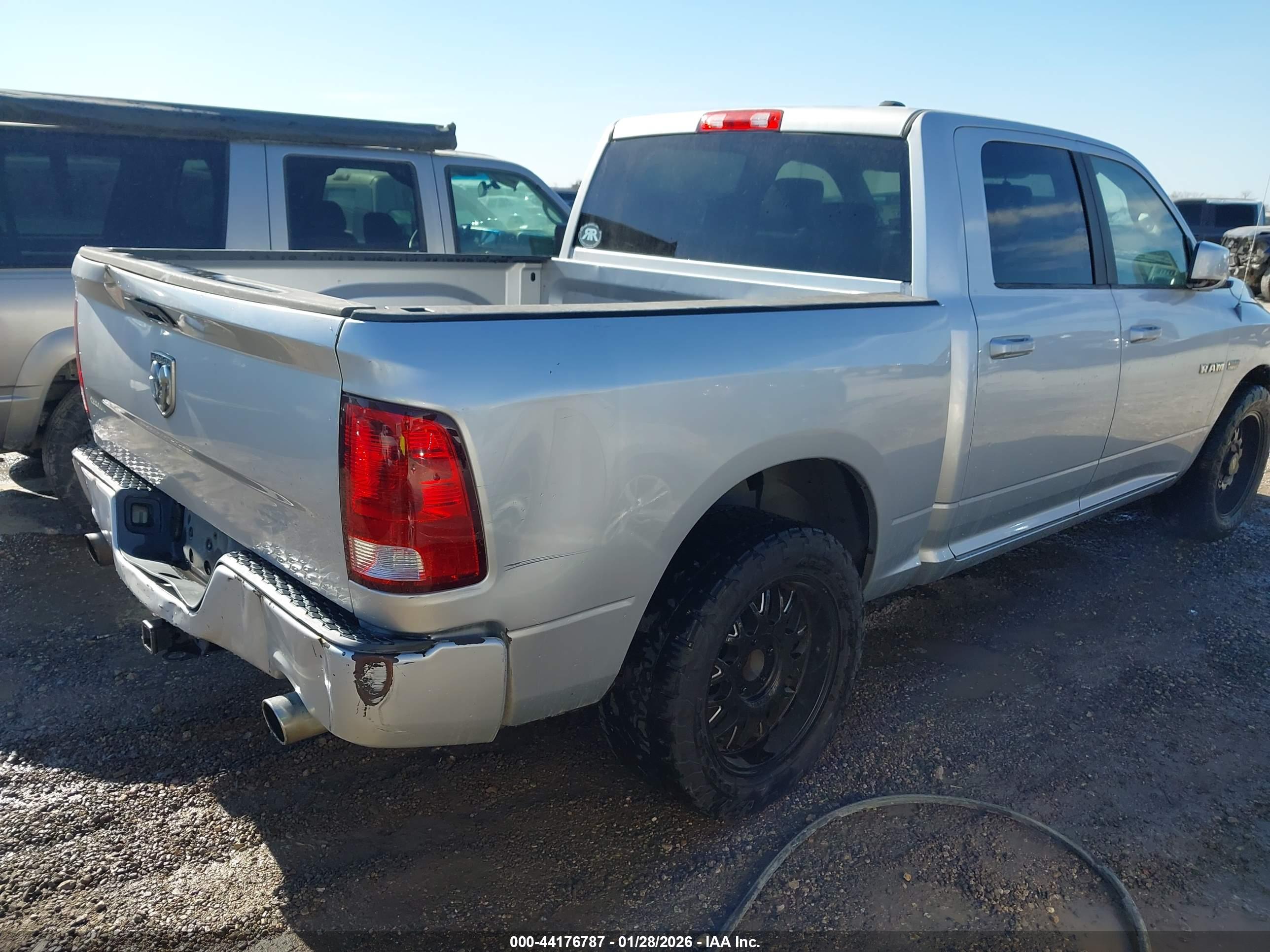 DODGE RAM image 4