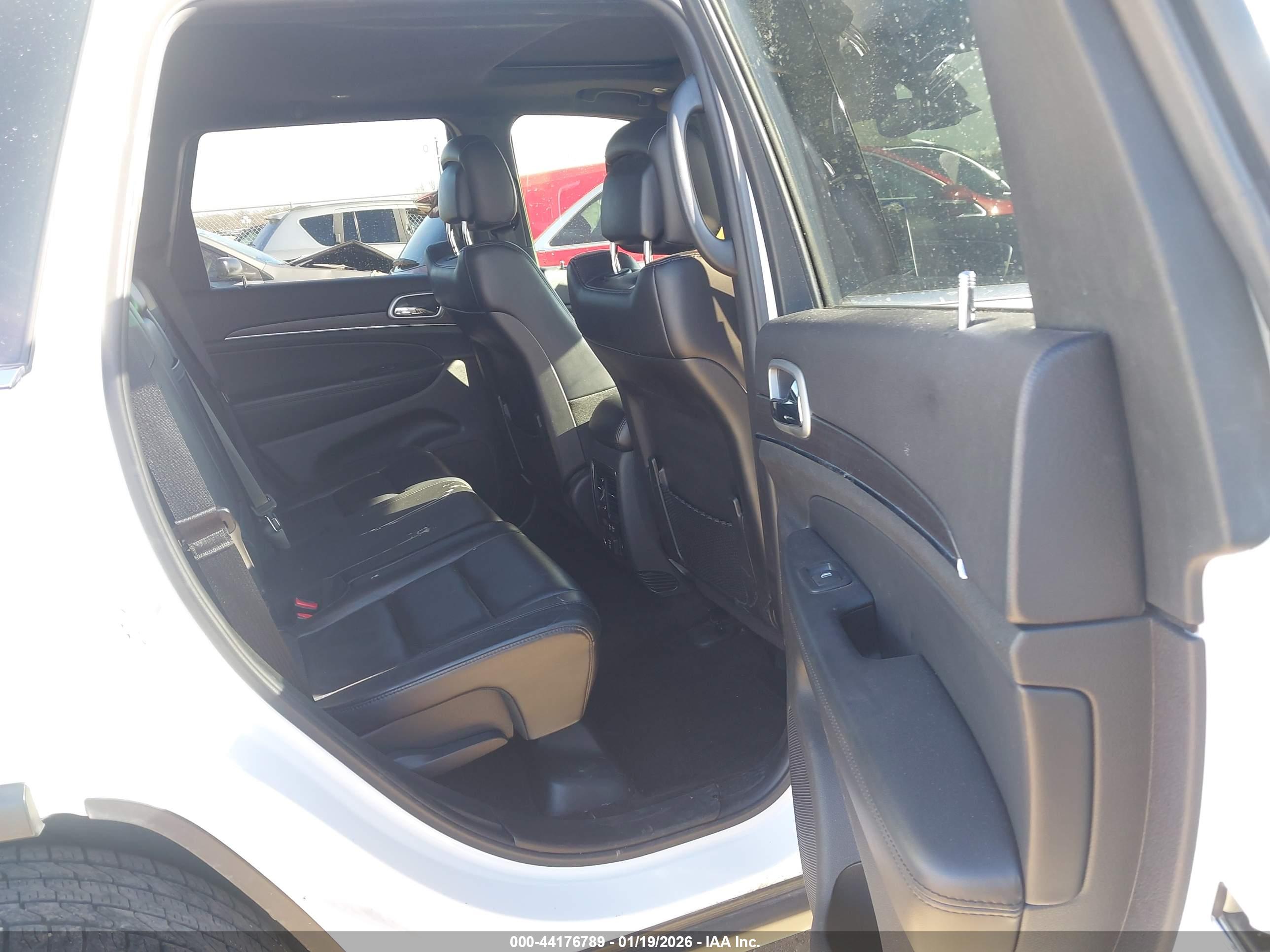 JEEP GRAND image 8