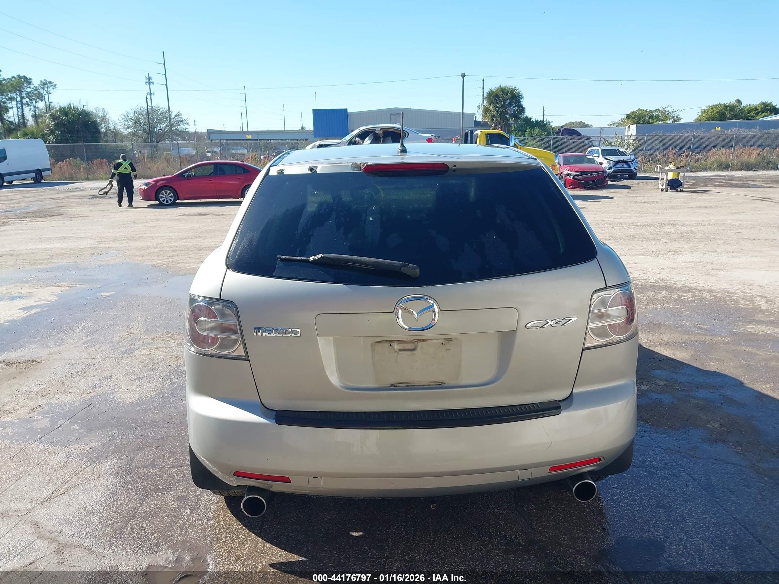 MAZDA CX-7 image 6
