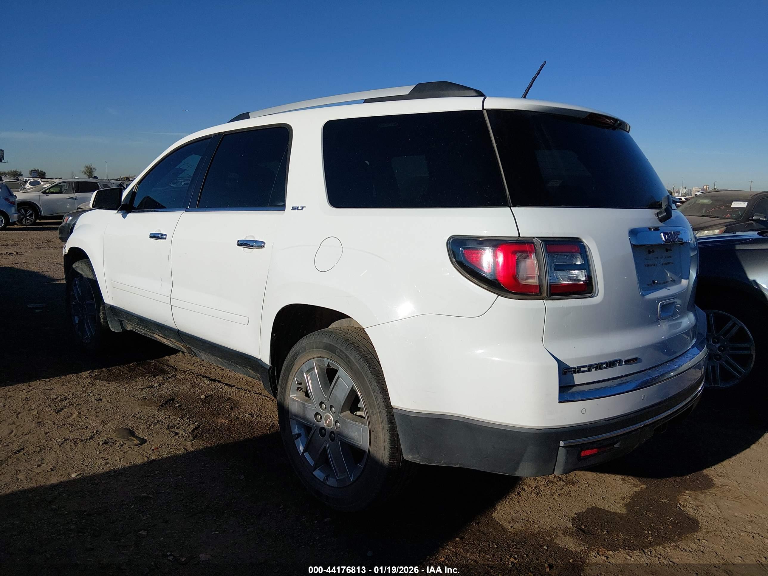 GMC ACADIA image 3