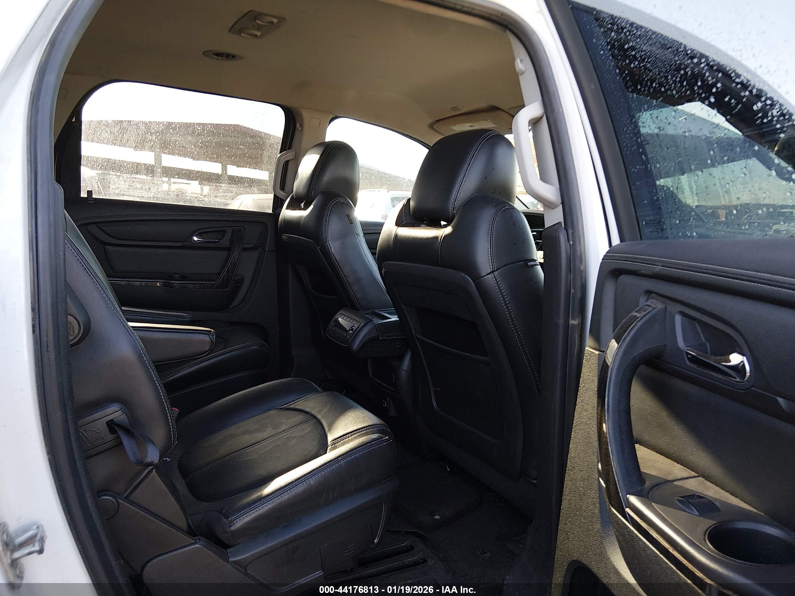 GMC ACADIA image 8