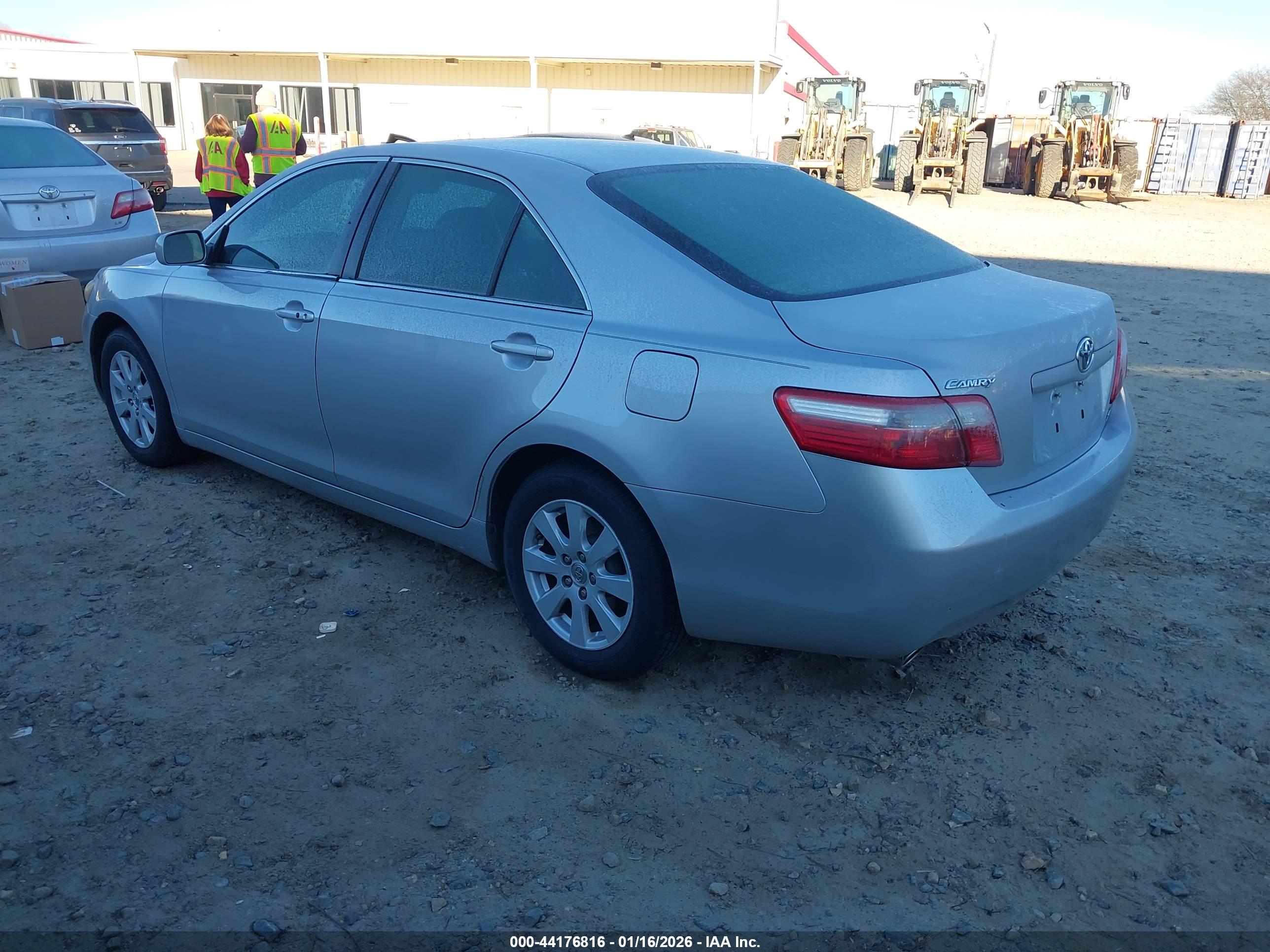 TOYOTA CAMRY image 3
