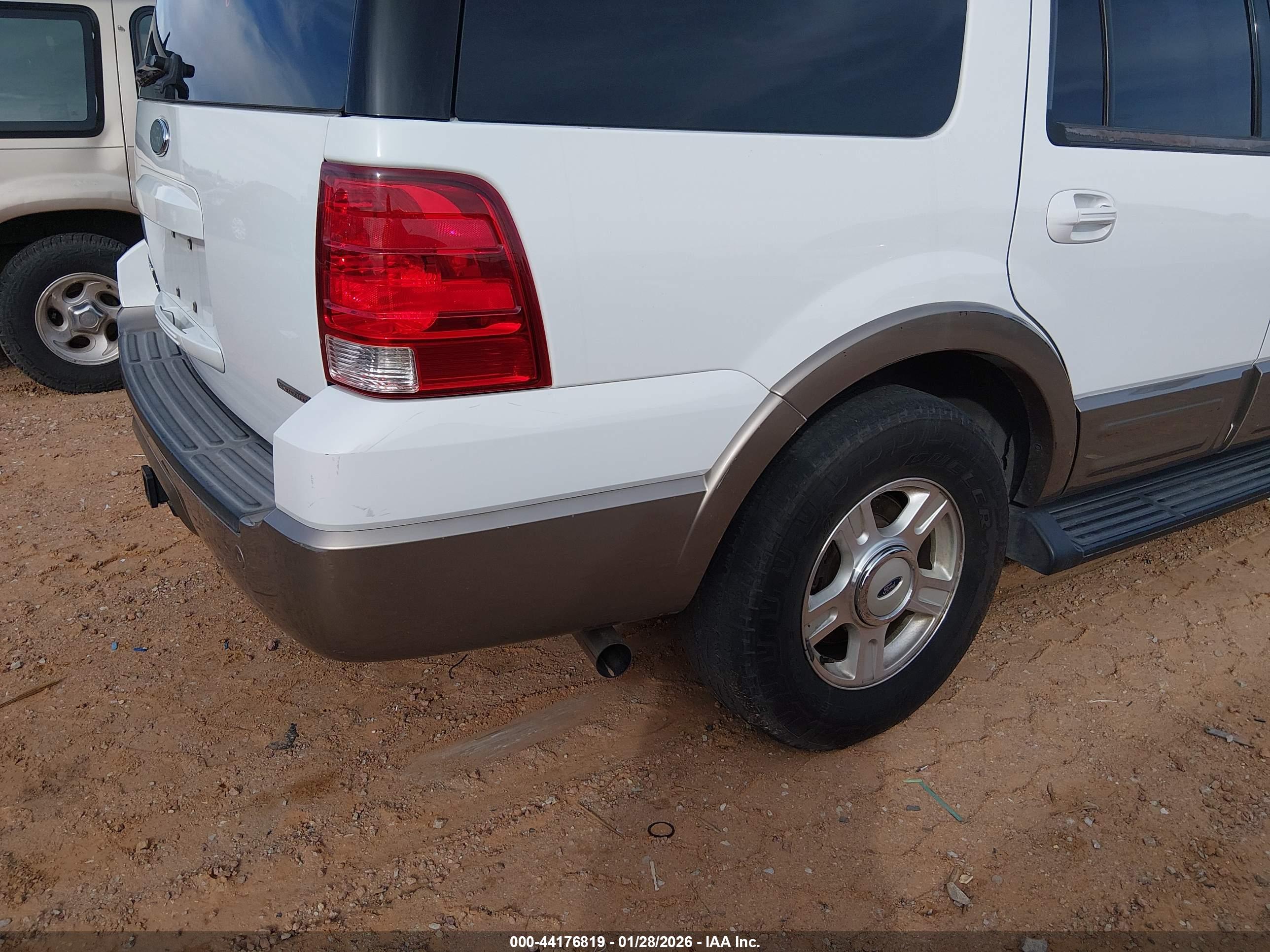 FORD EXPEDITION image 6