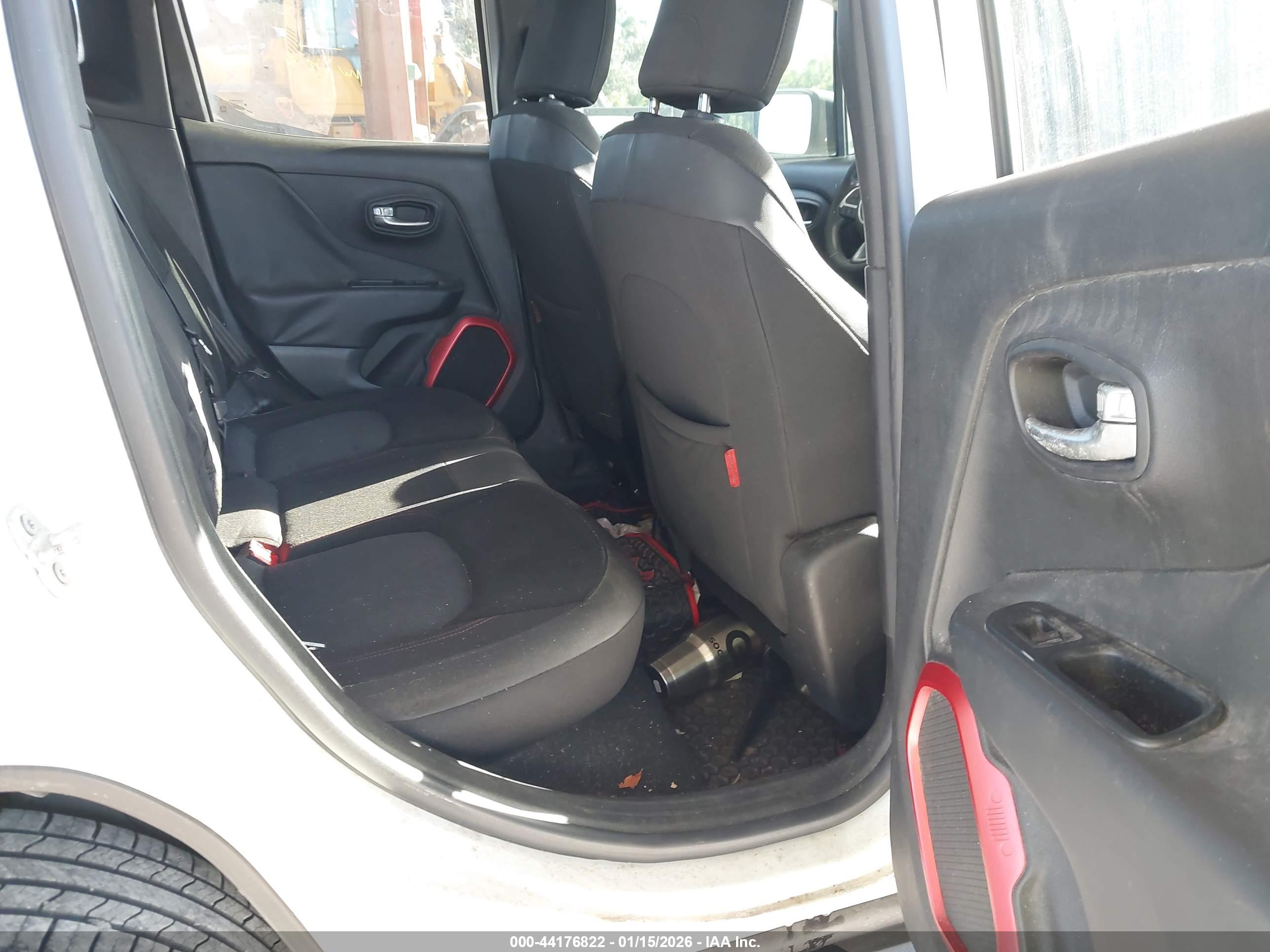 JEEP RENEGADE image 8