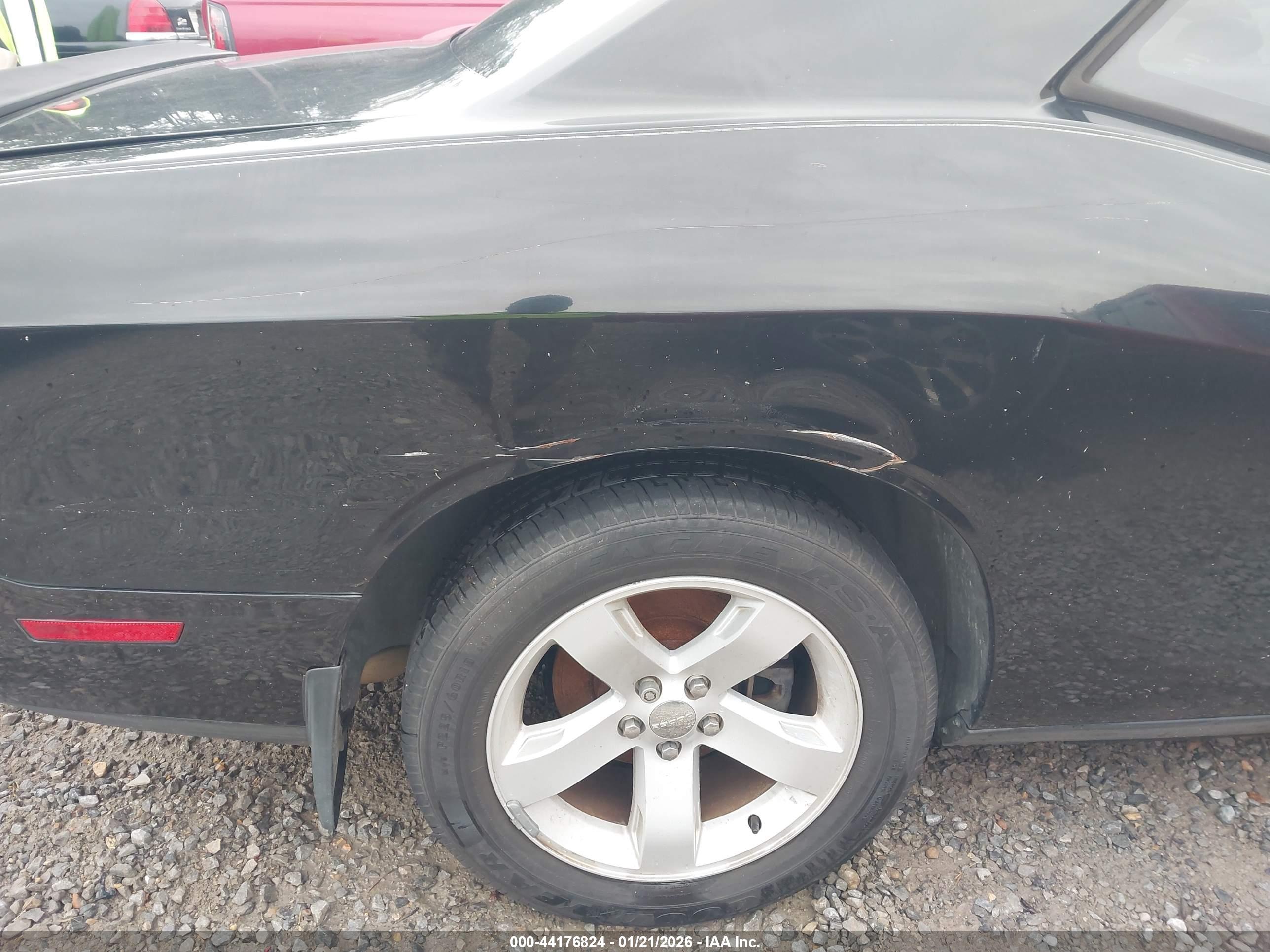DODGE CHALLENGER image 6