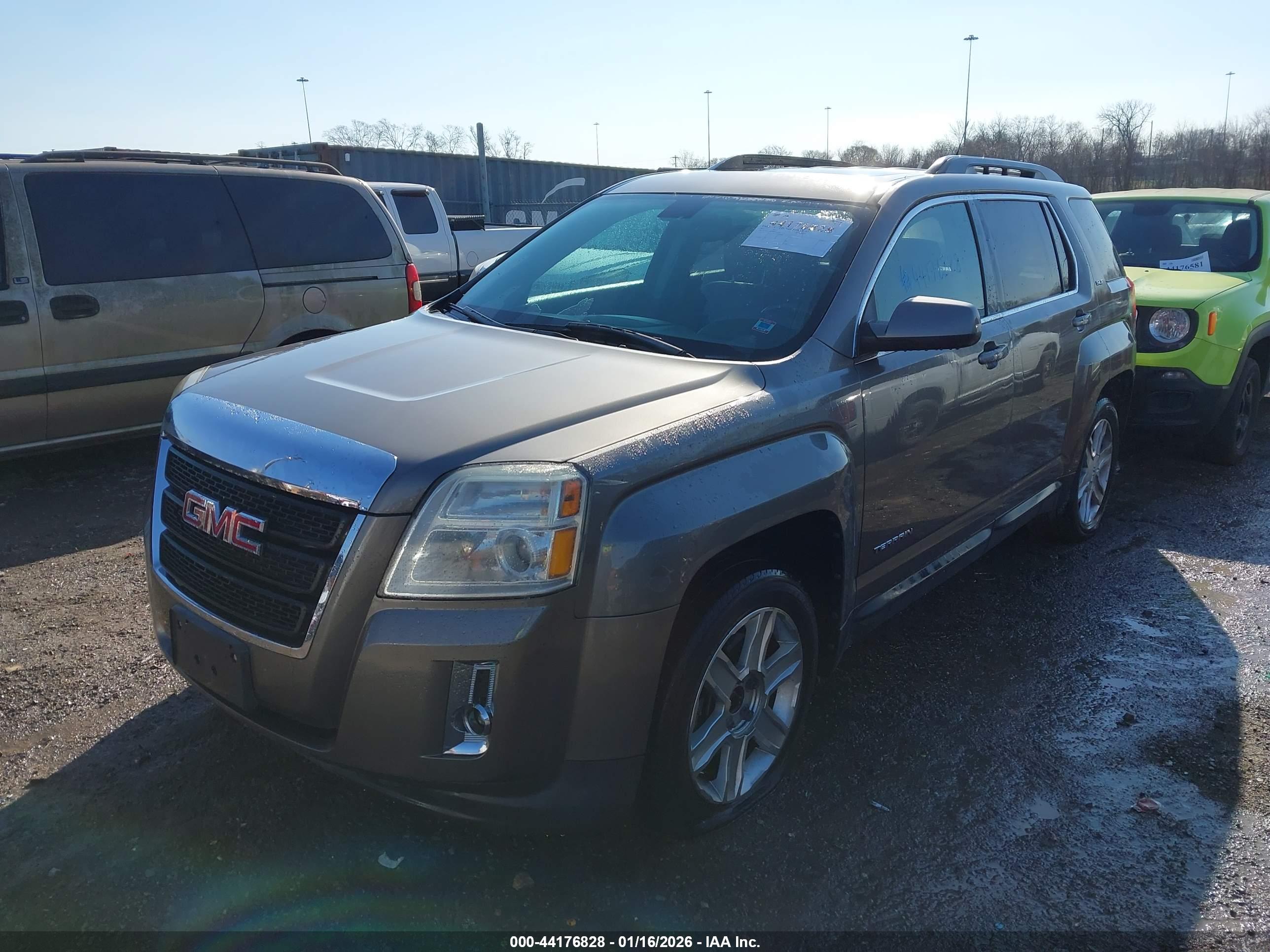 GMC TERRAIN image 6