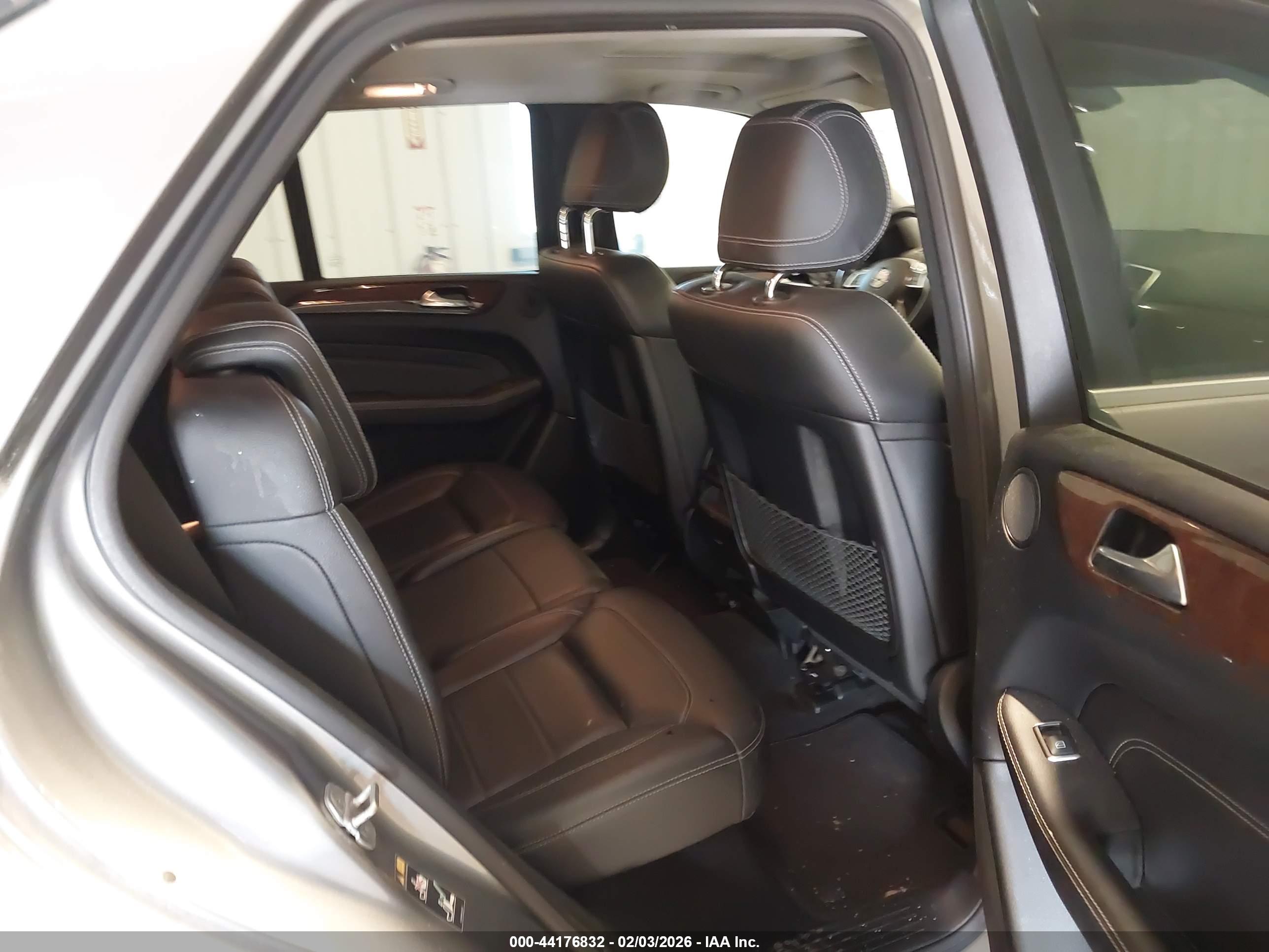 MERCEDES-BENZ ML image 8