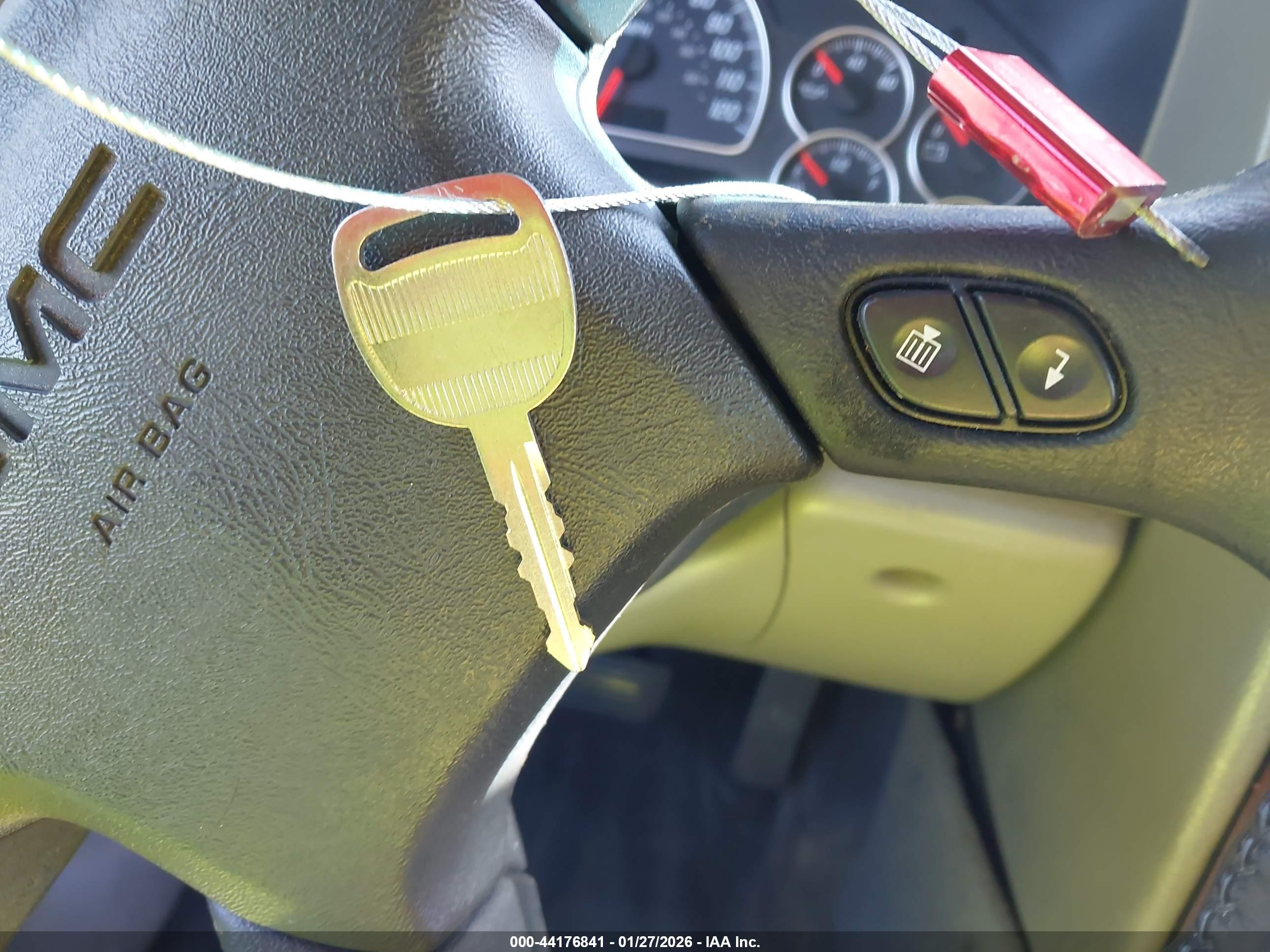 GMC ENVOY image 11