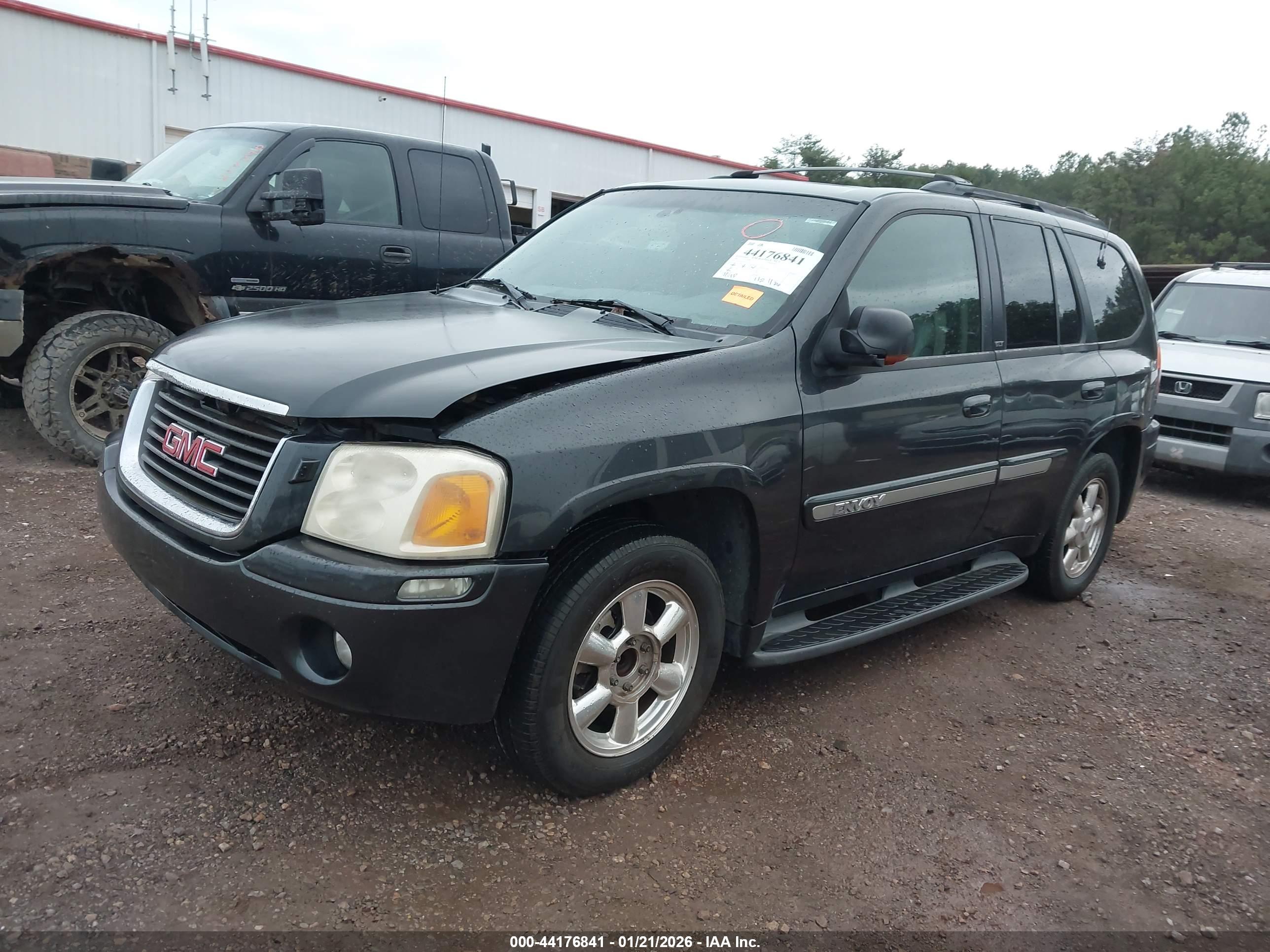 GMC ENVOY image 2