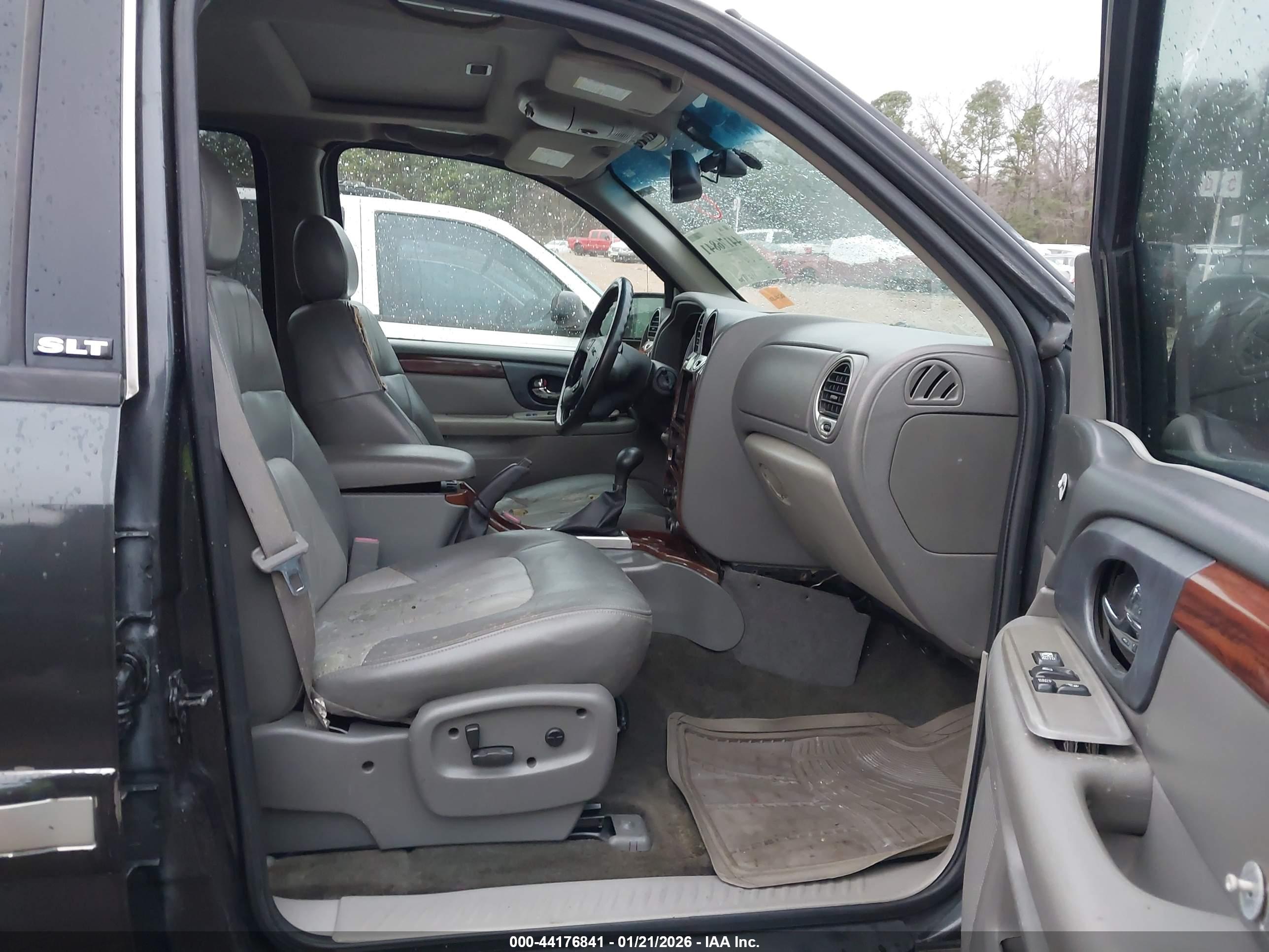 GMC ENVOY image 5