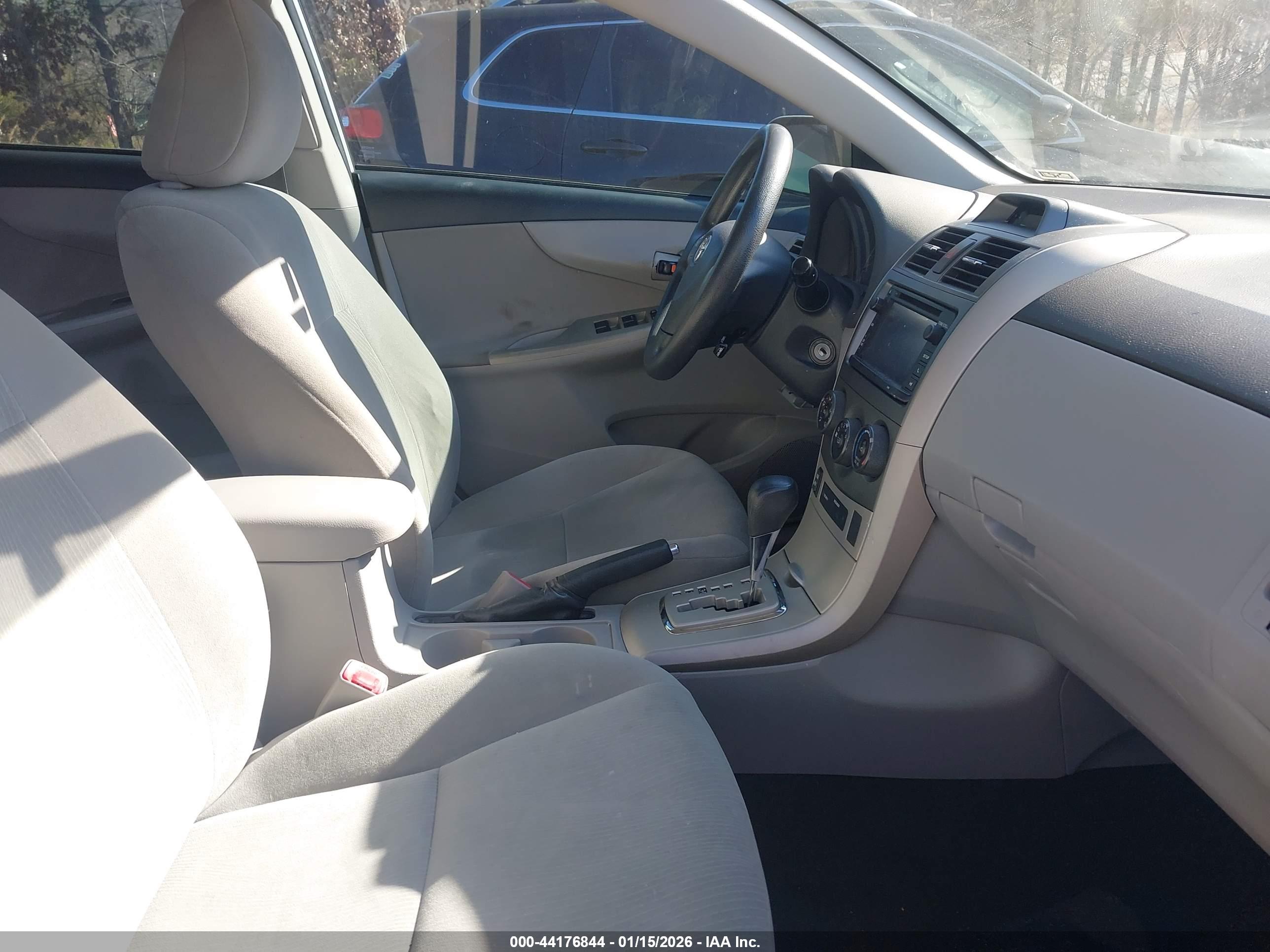 TOYOTA COROLLA image 5