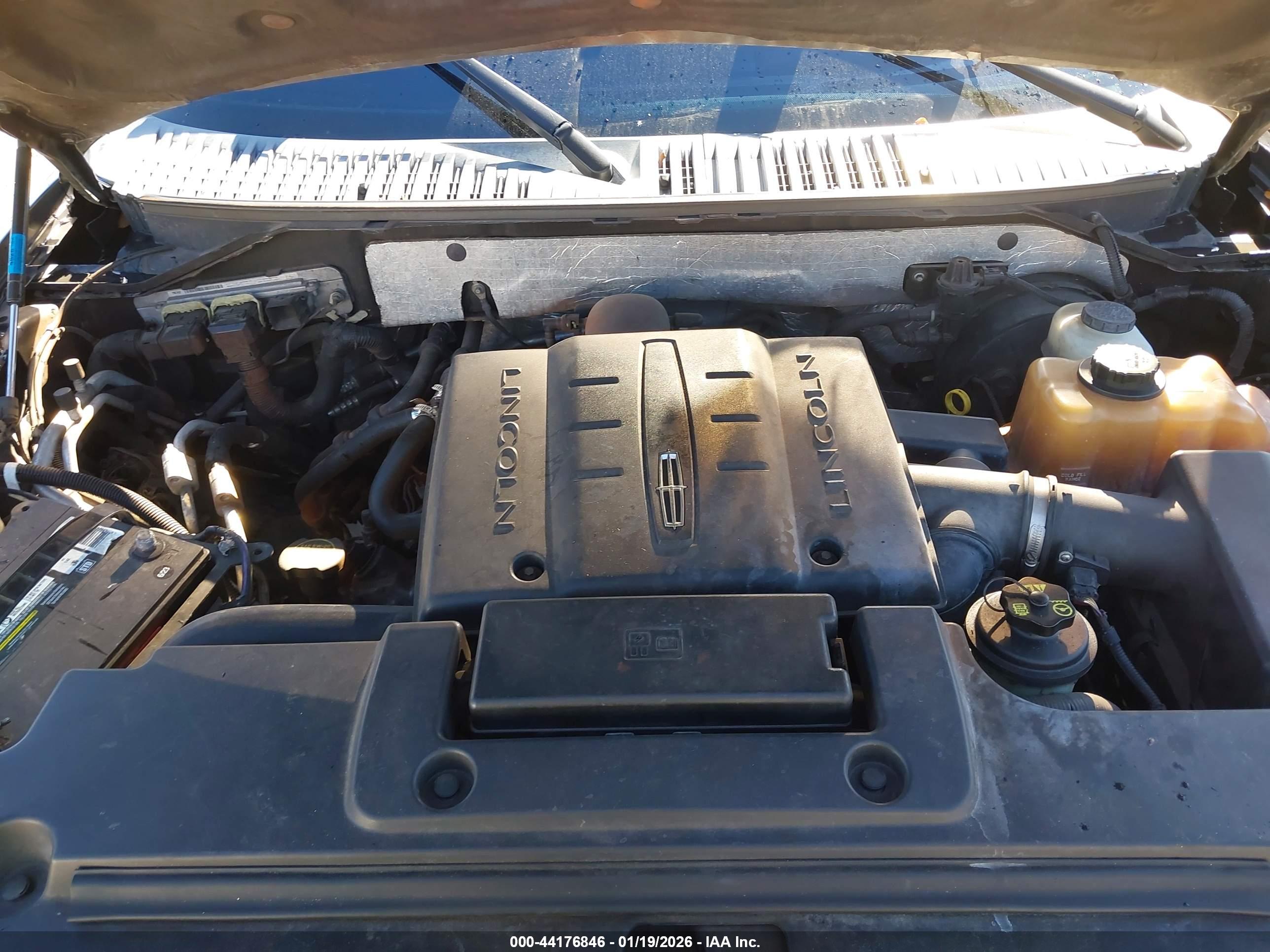 LINCOLN NAVIGATOR image 10