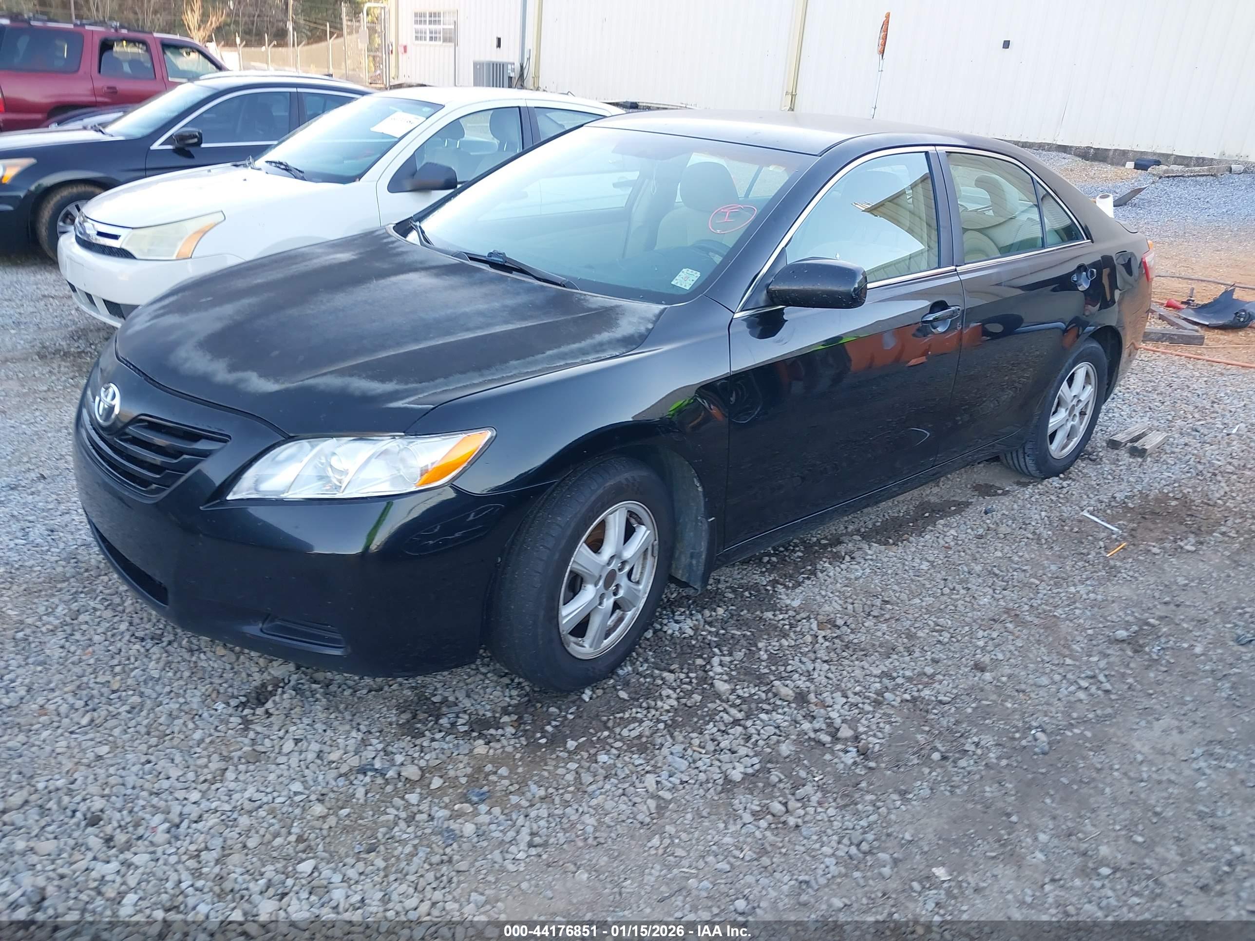 TOYOTA CAMRY image 2