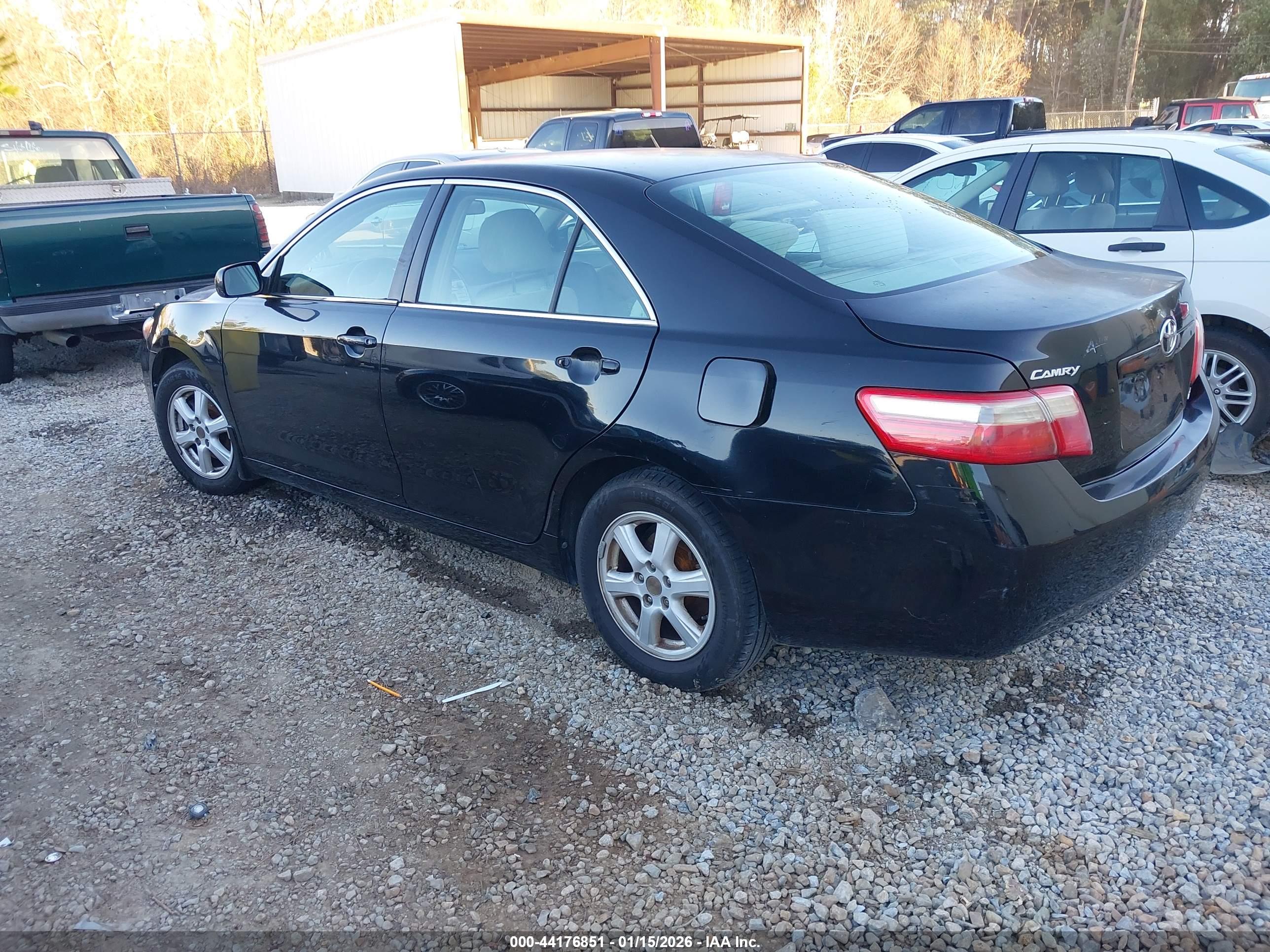 TOYOTA CAMRY image 3