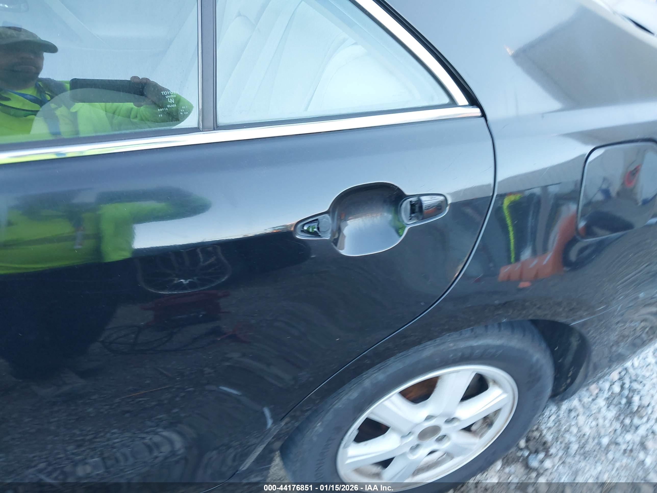 TOYOTA CAMRY image 6