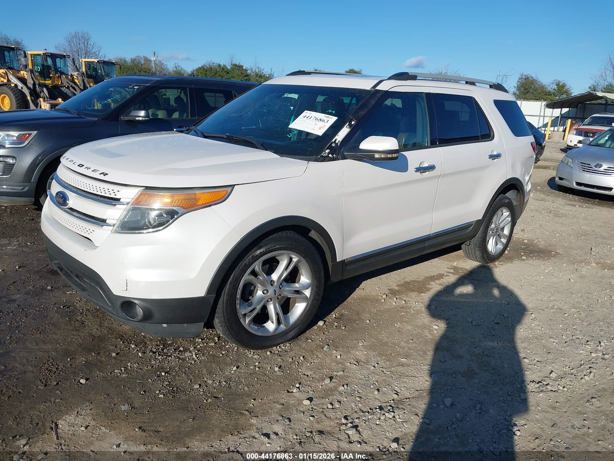 FORD EXPLORER image 2