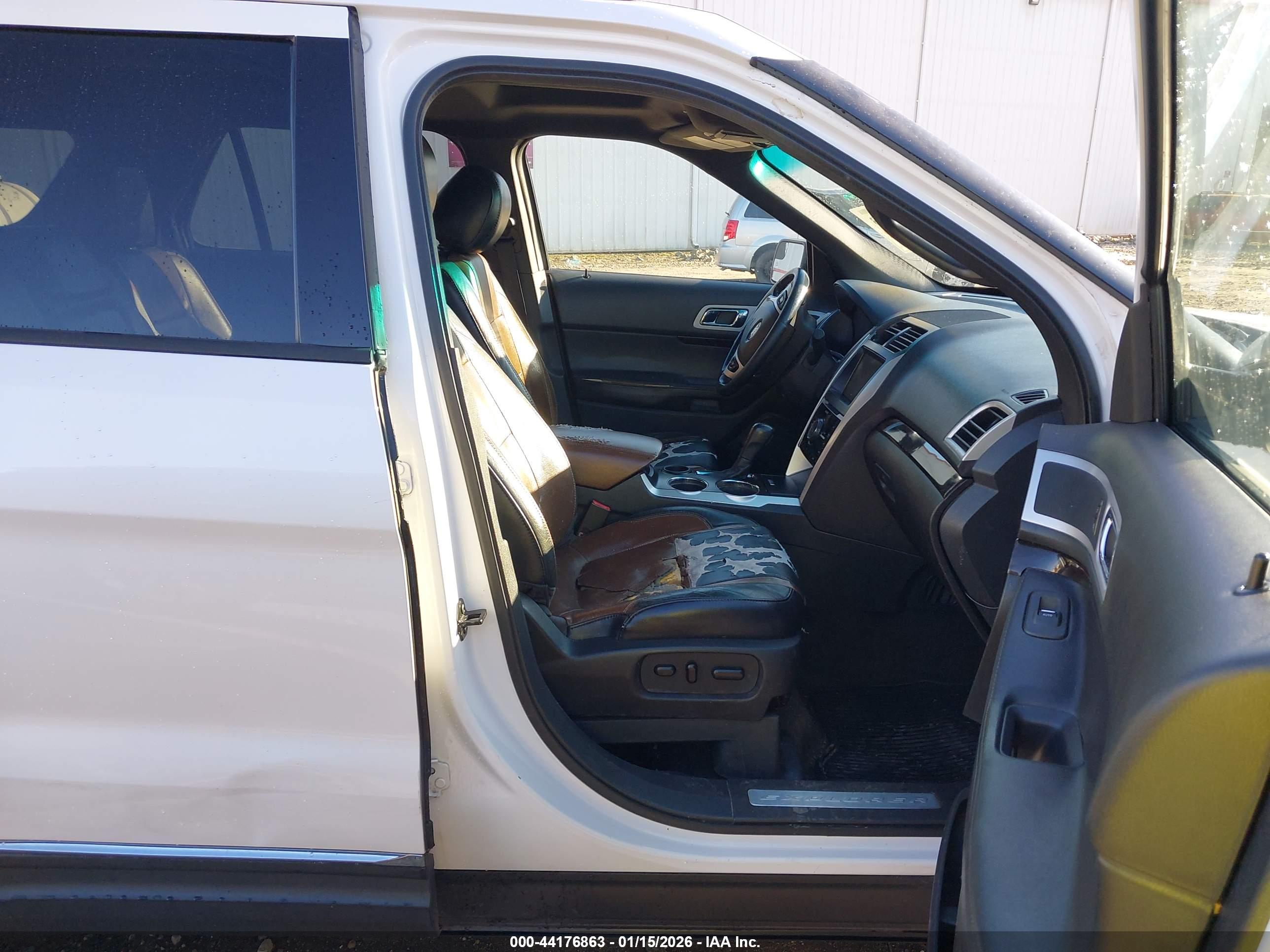FORD EXPLORER image 5