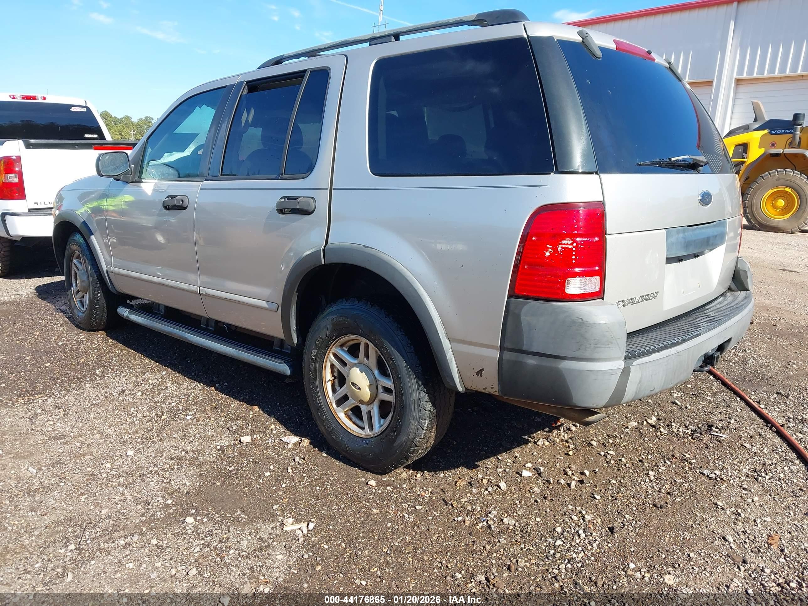 FORD EXPLORER image 3