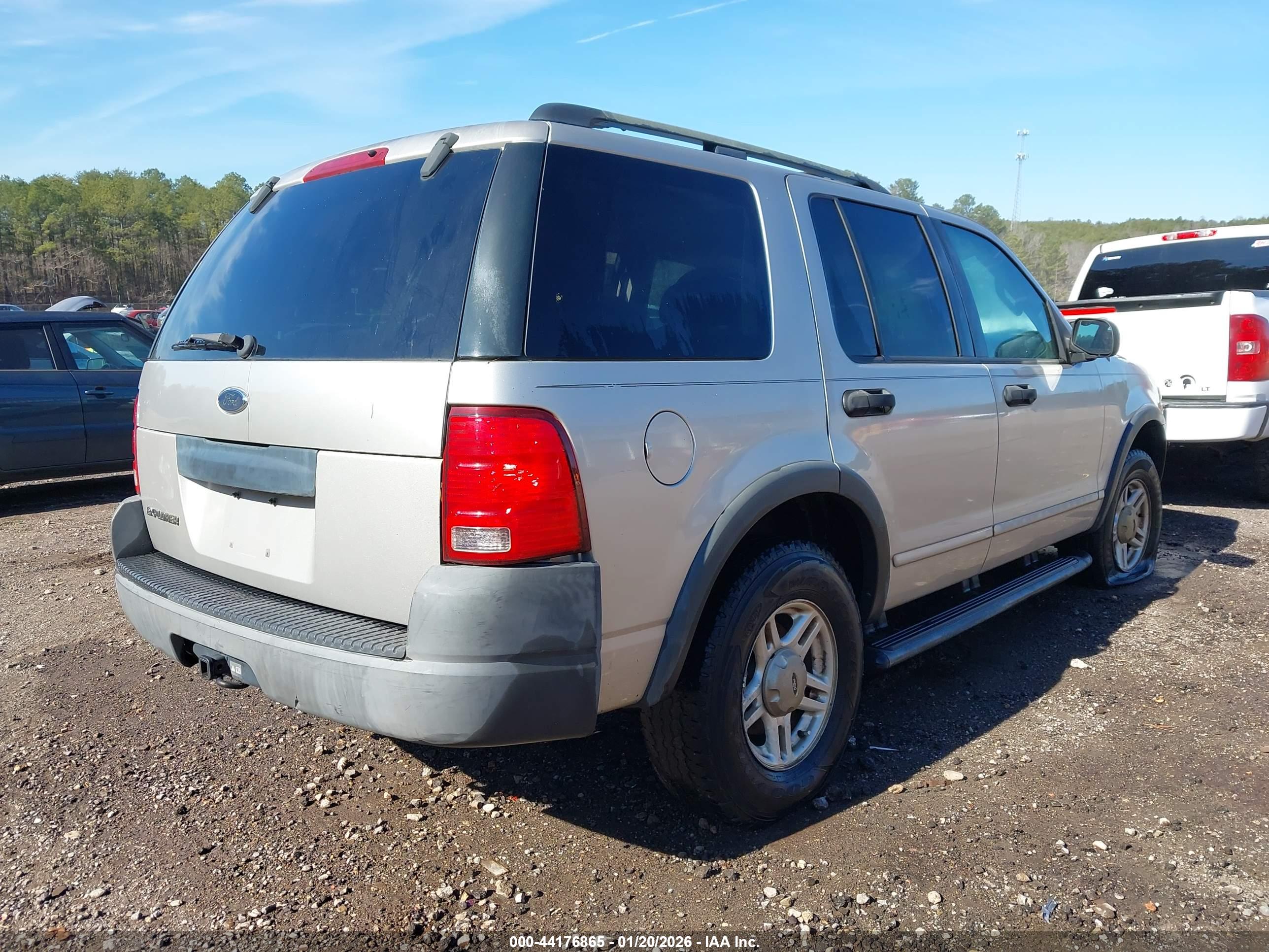 FORD EXPLORER image 4