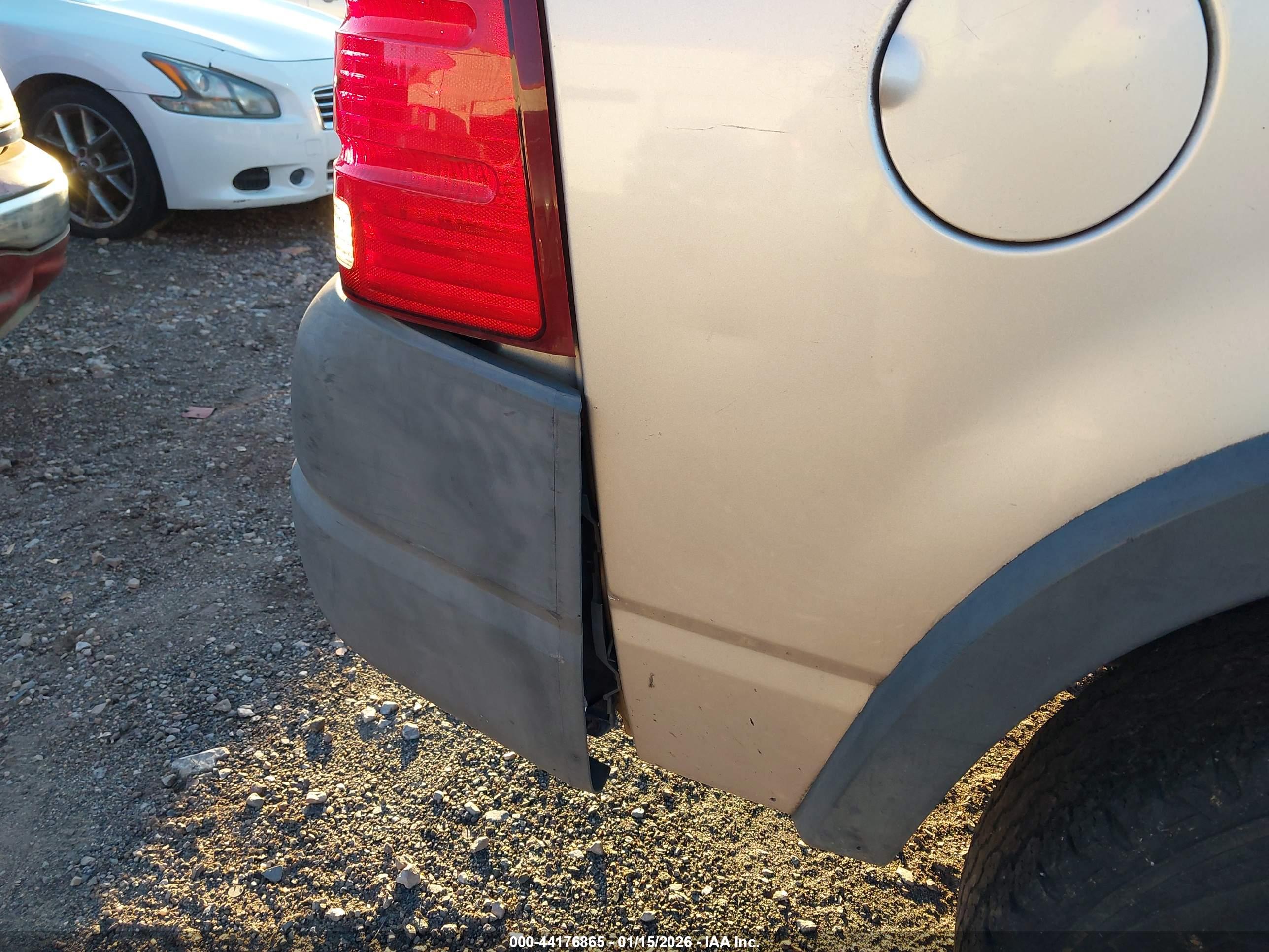 FORD EXPLORER image 6