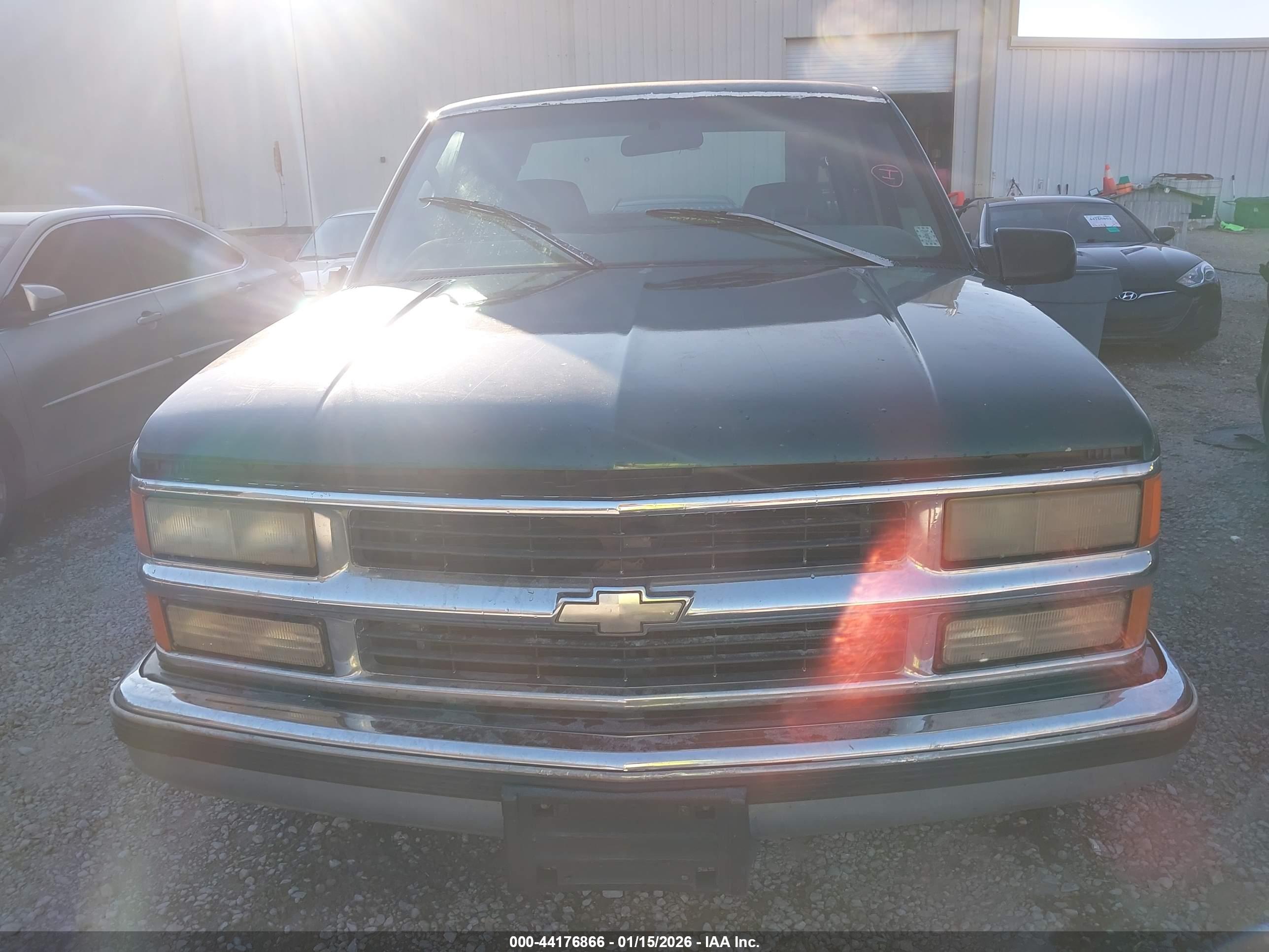 CHEVROLET C1500 image 6