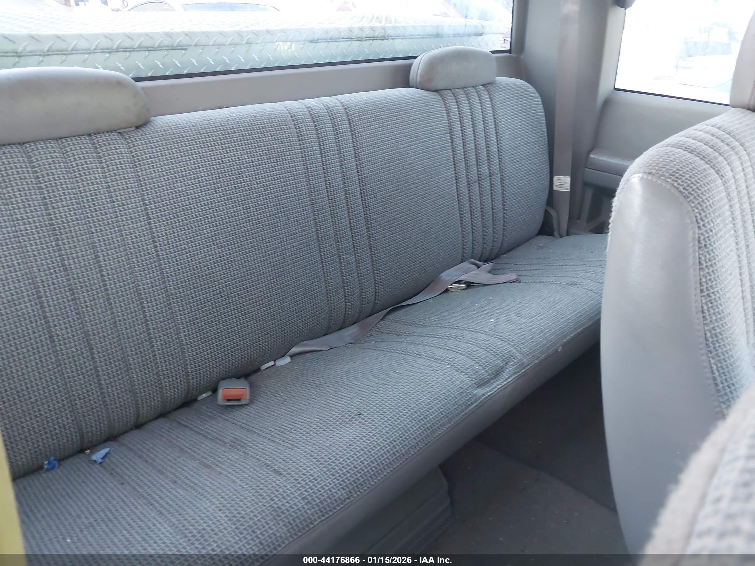 CHEVROLET C1500 image 8