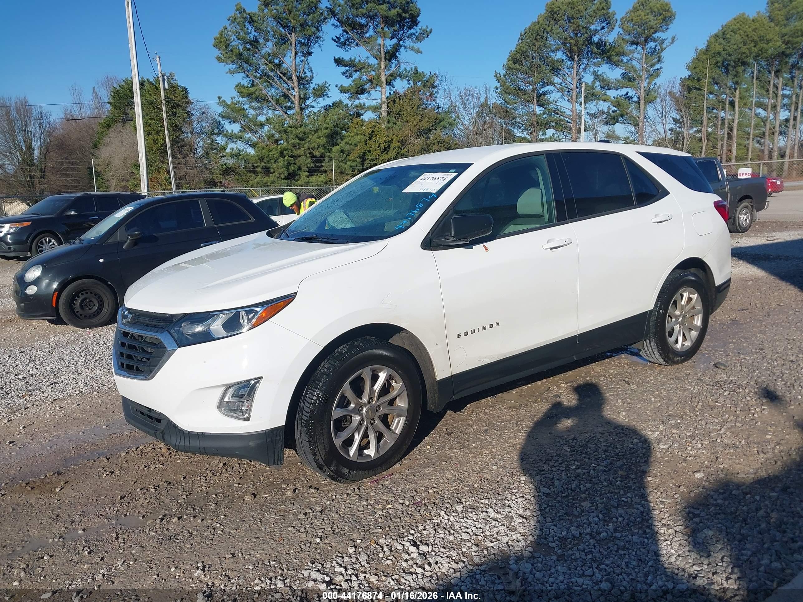 CHEVROLET EQUINOX image 2