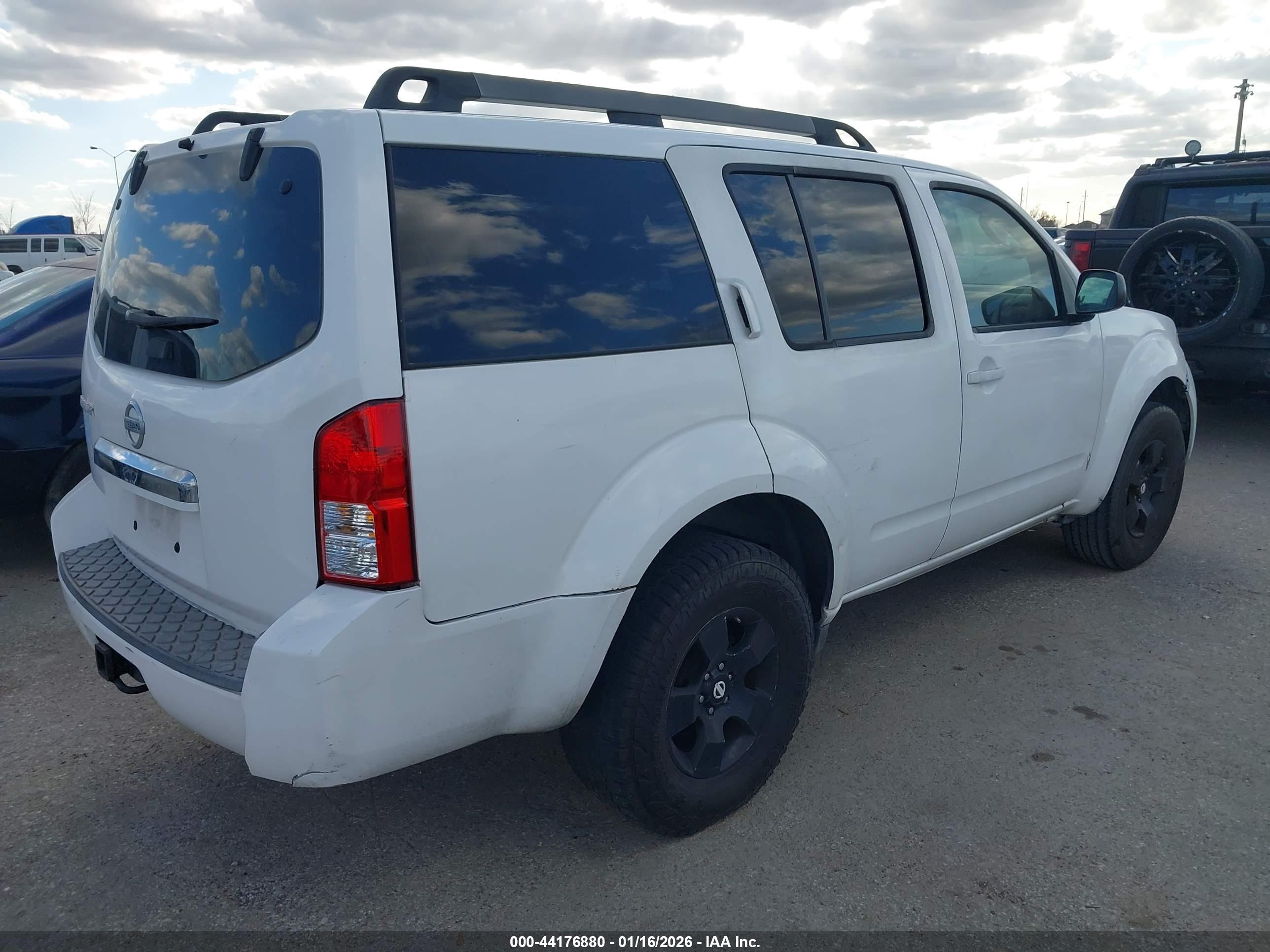 NISSAN PATHFINDER image 4