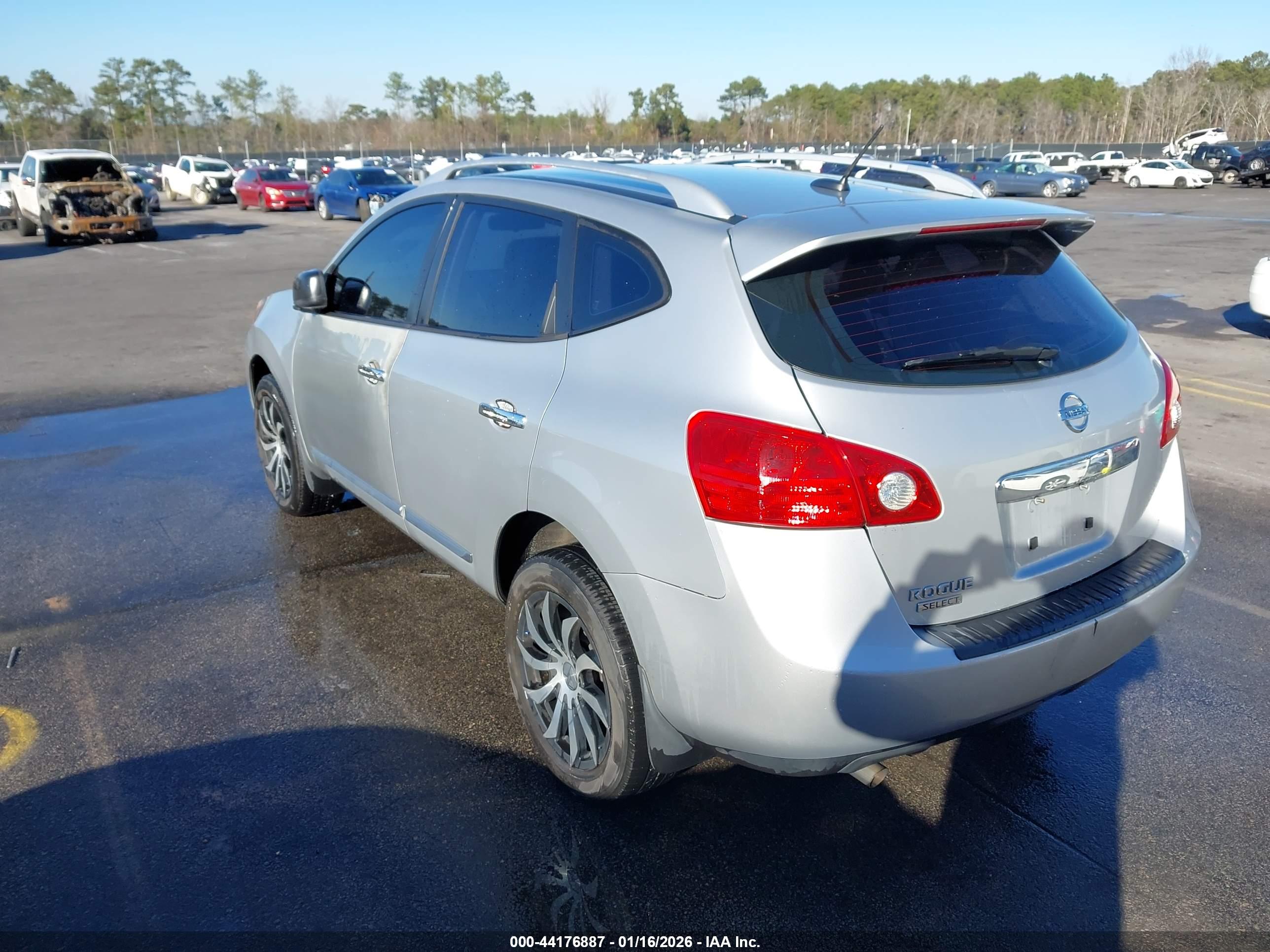 NISSAN ROGUE image 3
