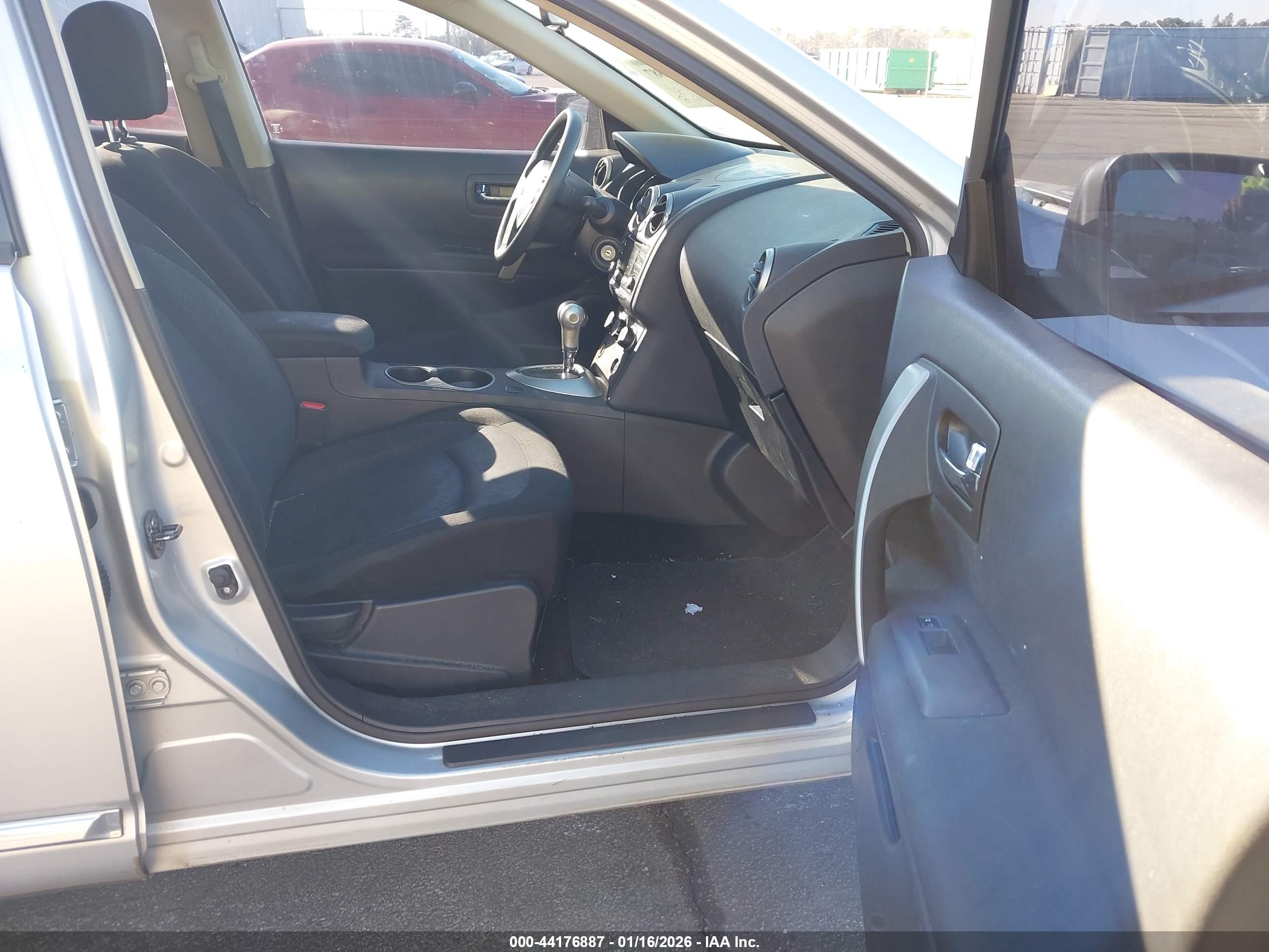 NISSAN ROGUE image 5