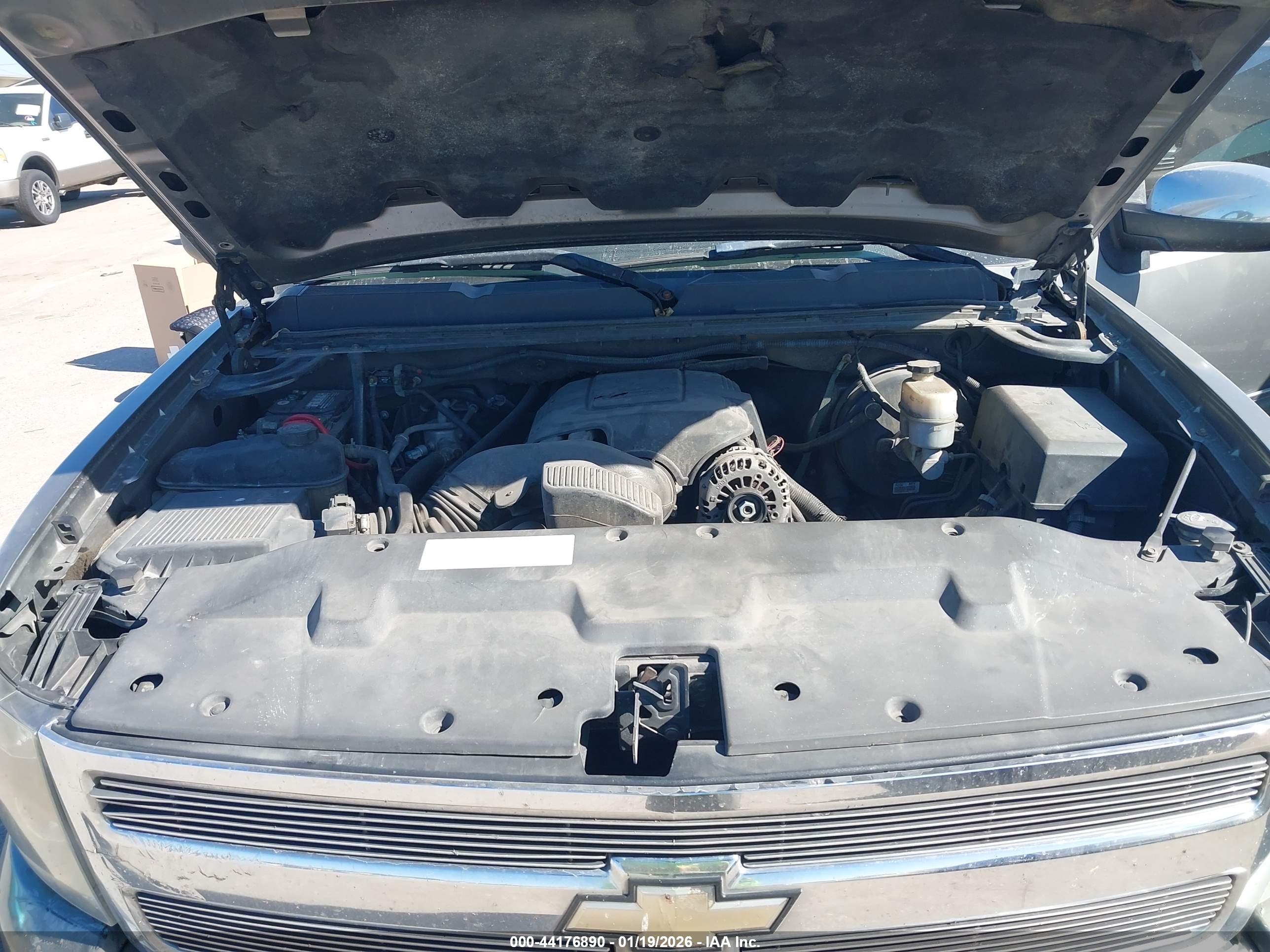 CHEVROLET SILVERADO image 10
