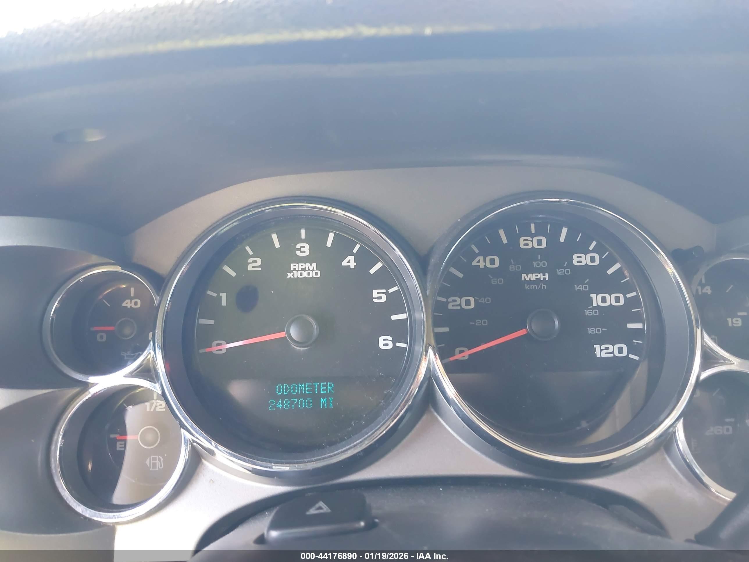 CHEVROLET SILVERADO image 7
