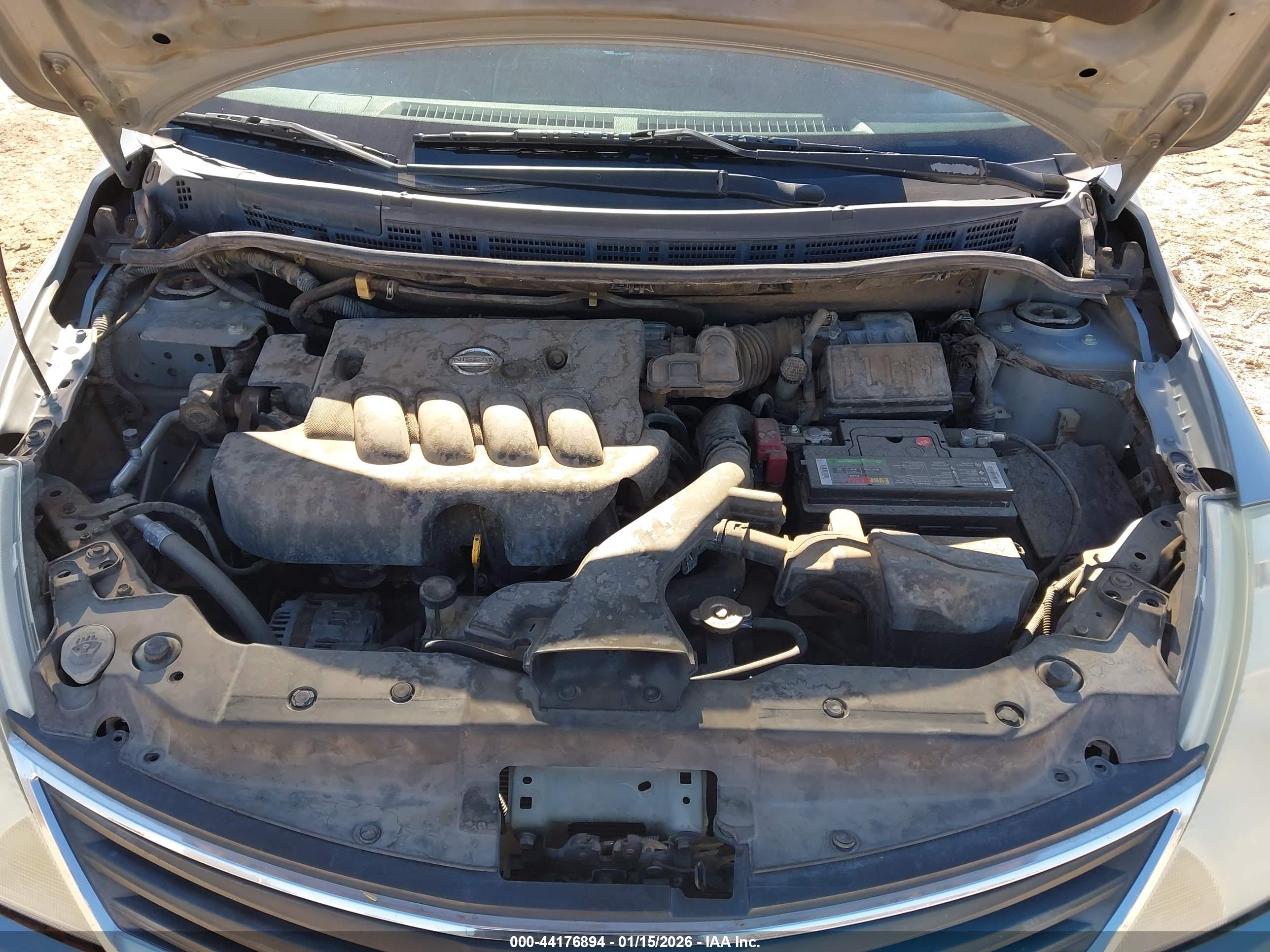 NISSAN VERSA image 10