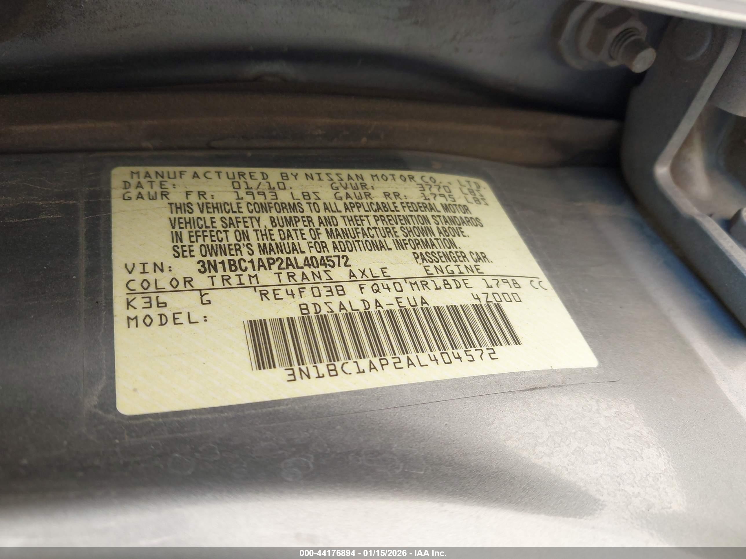 NISSAN VERSA image 9