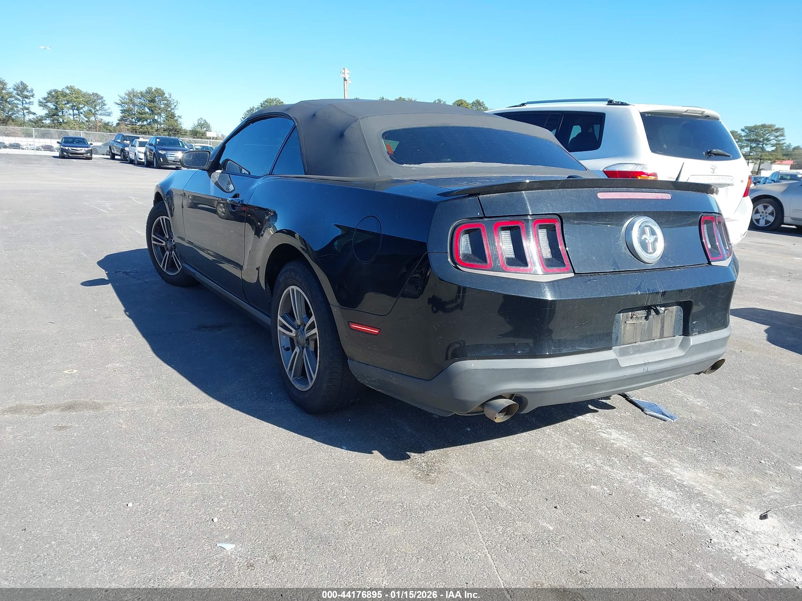 FORD MUSTANG image 3
