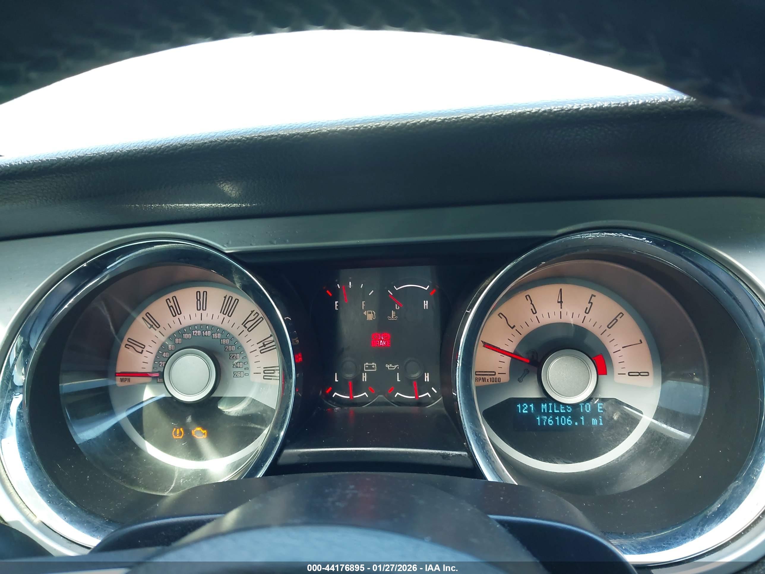 FORD MUSTANG image 7