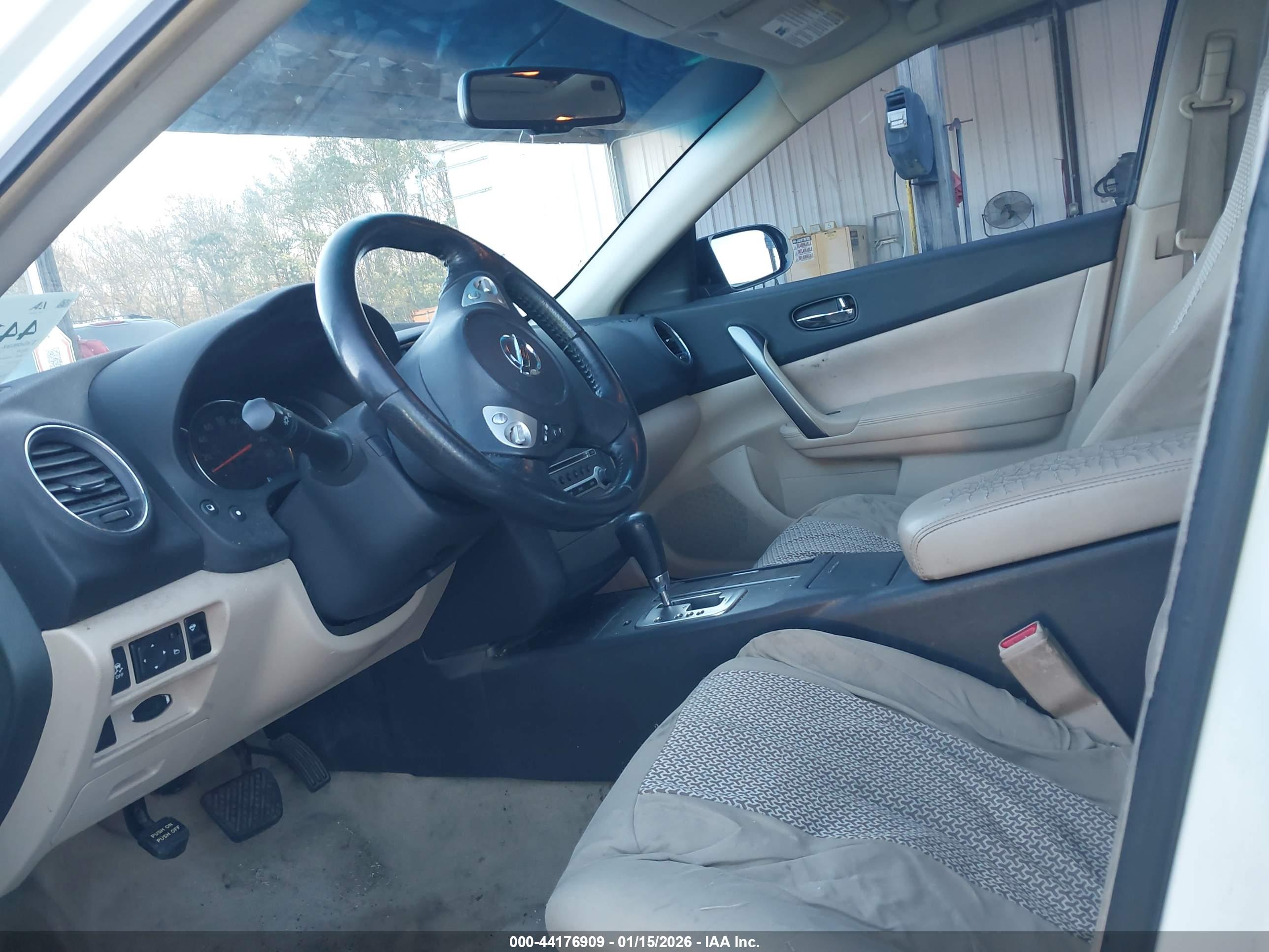 NISSAN MAXIMA image 5