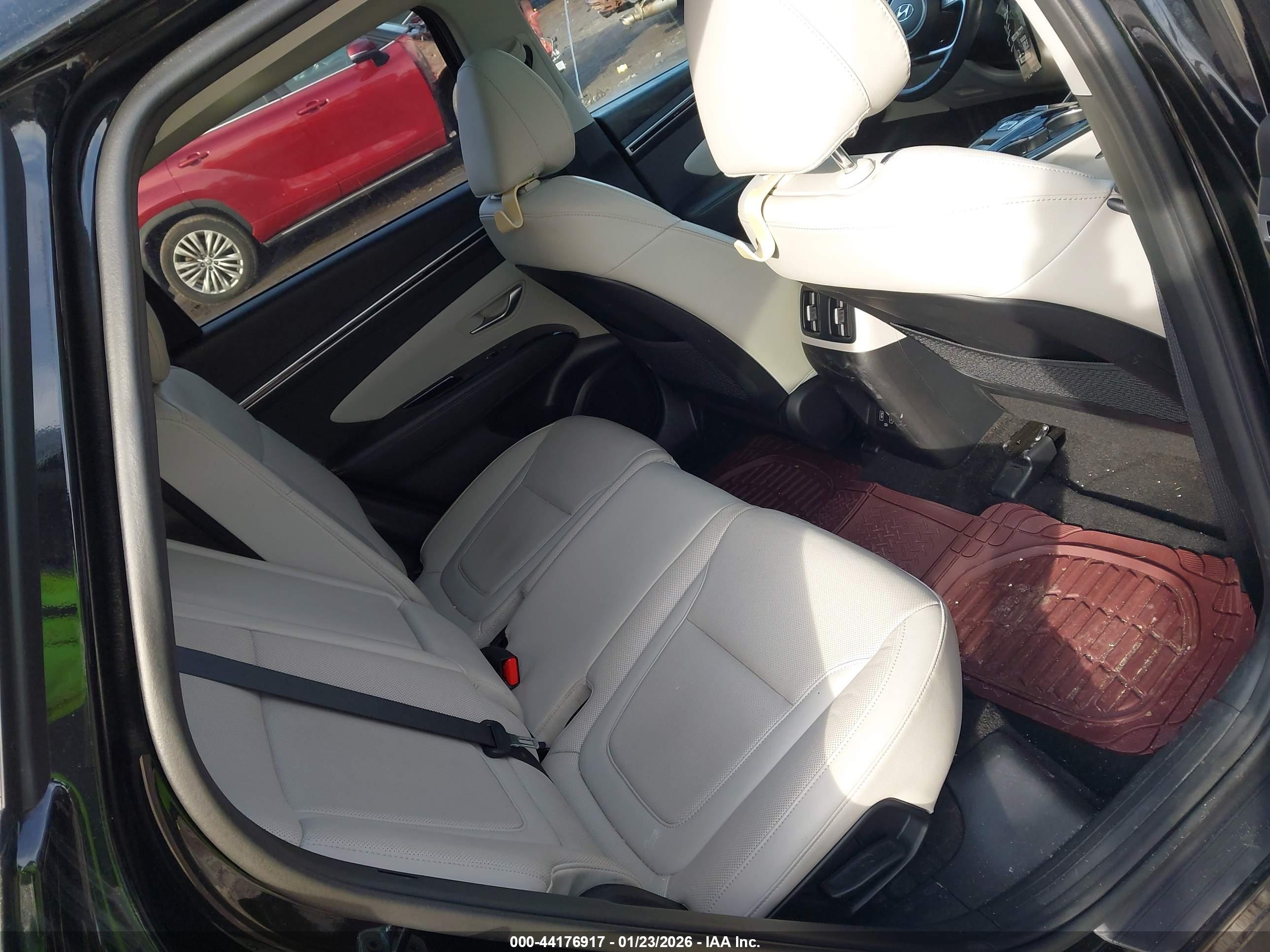 HYUNDAI TUCSON image 8