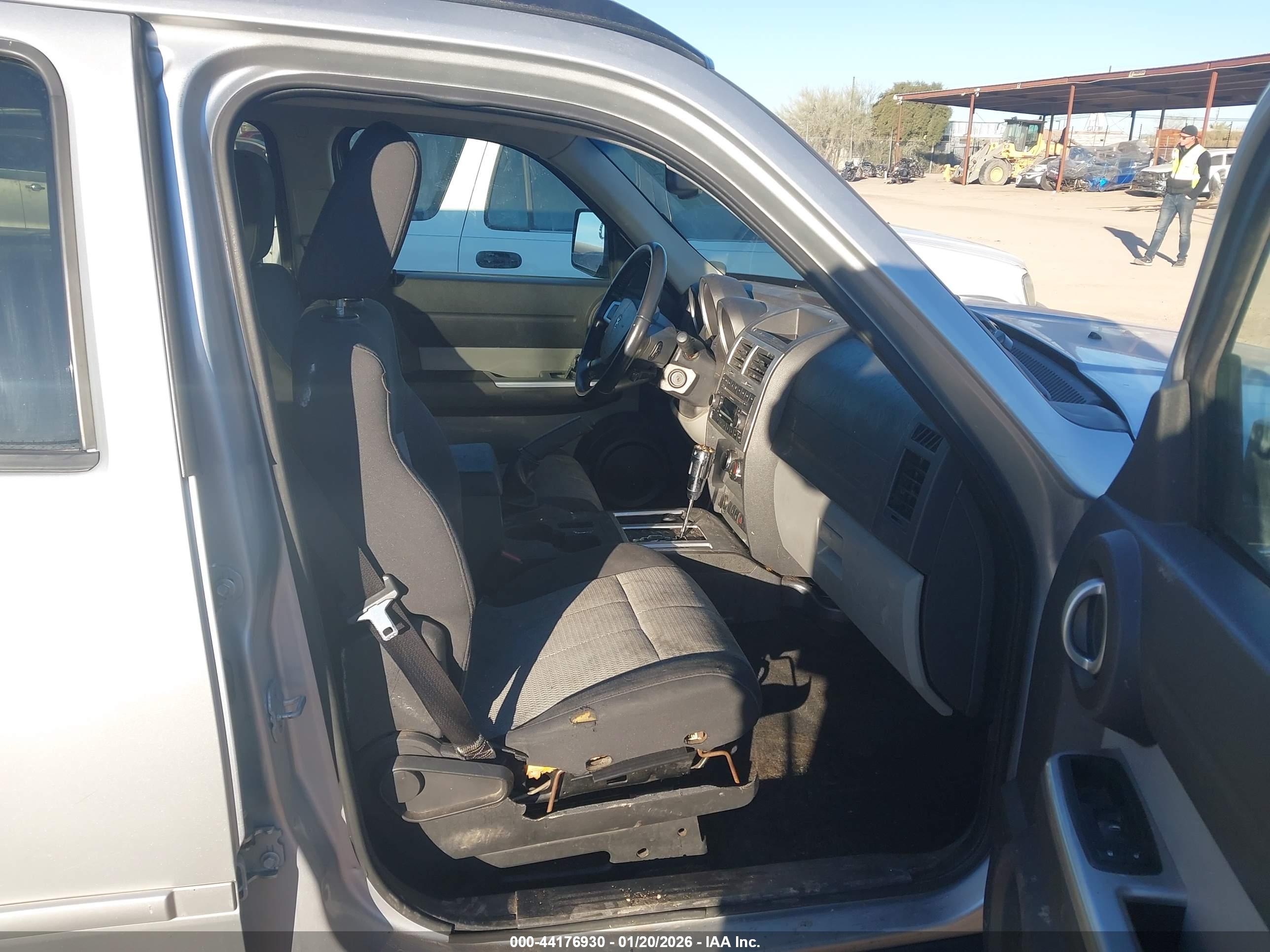 DODGE NITRO image 5