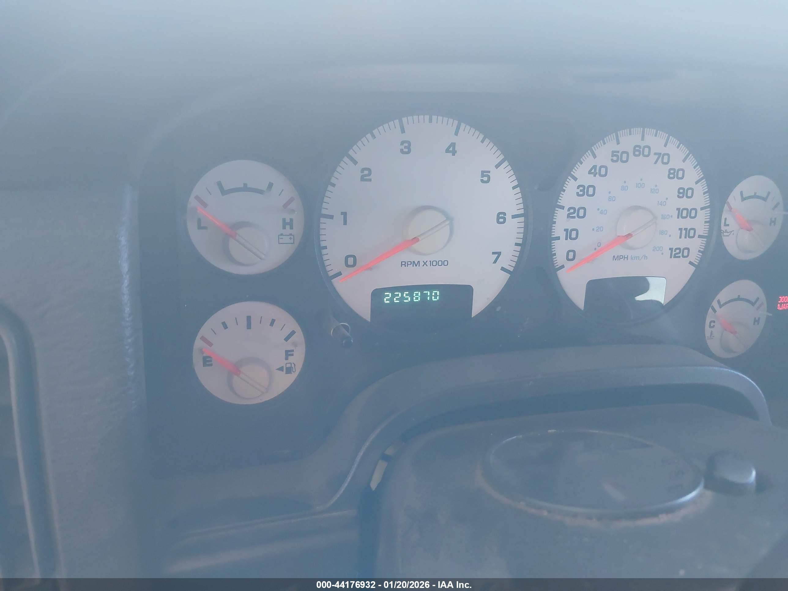 DODGE RAM image 7