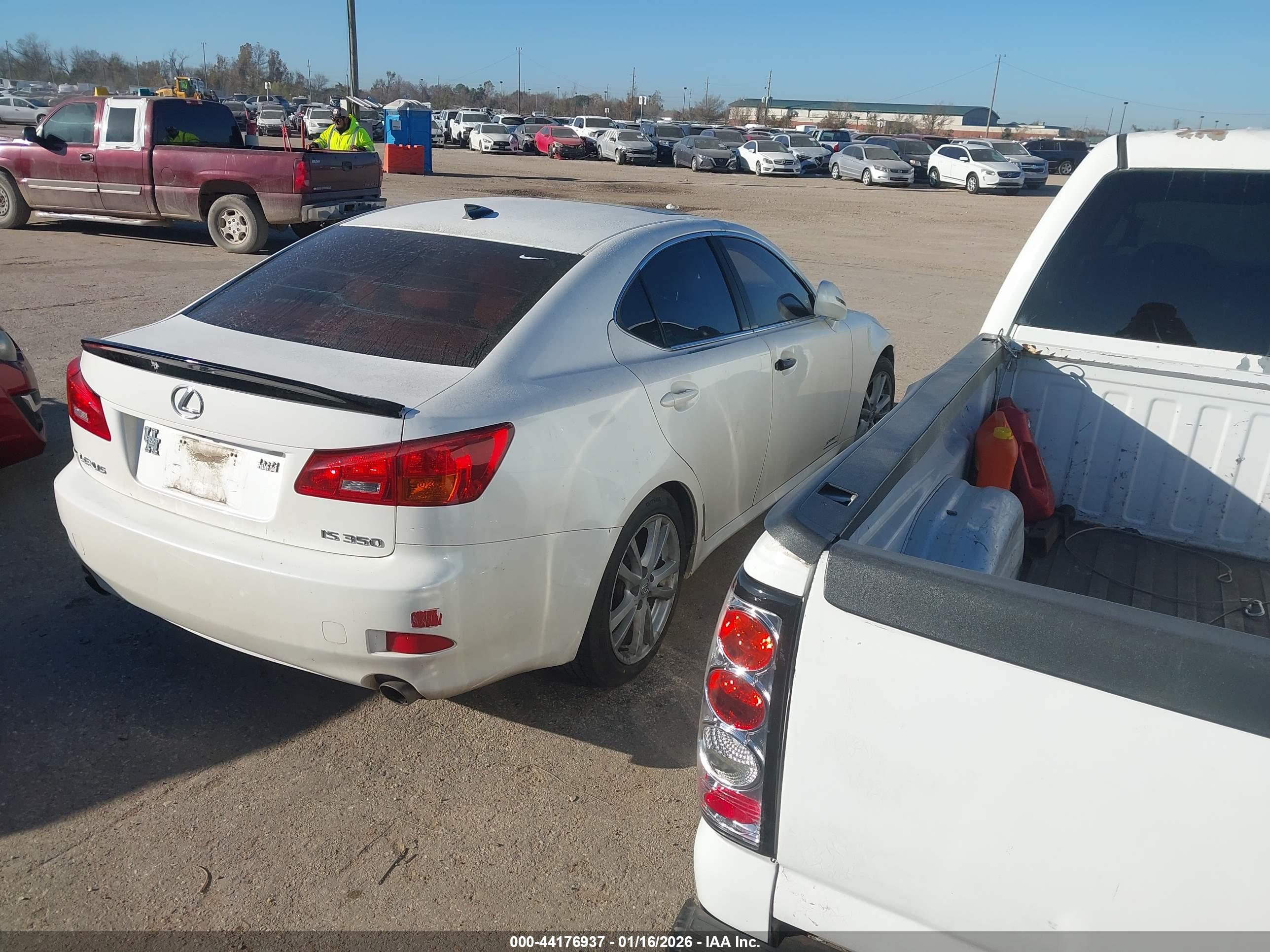 LEXUS IS image 4