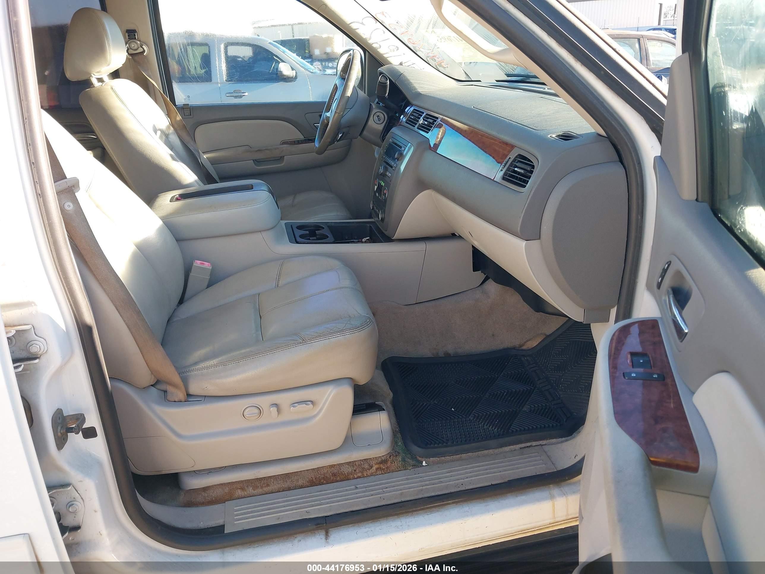 GMC YUKON image 5