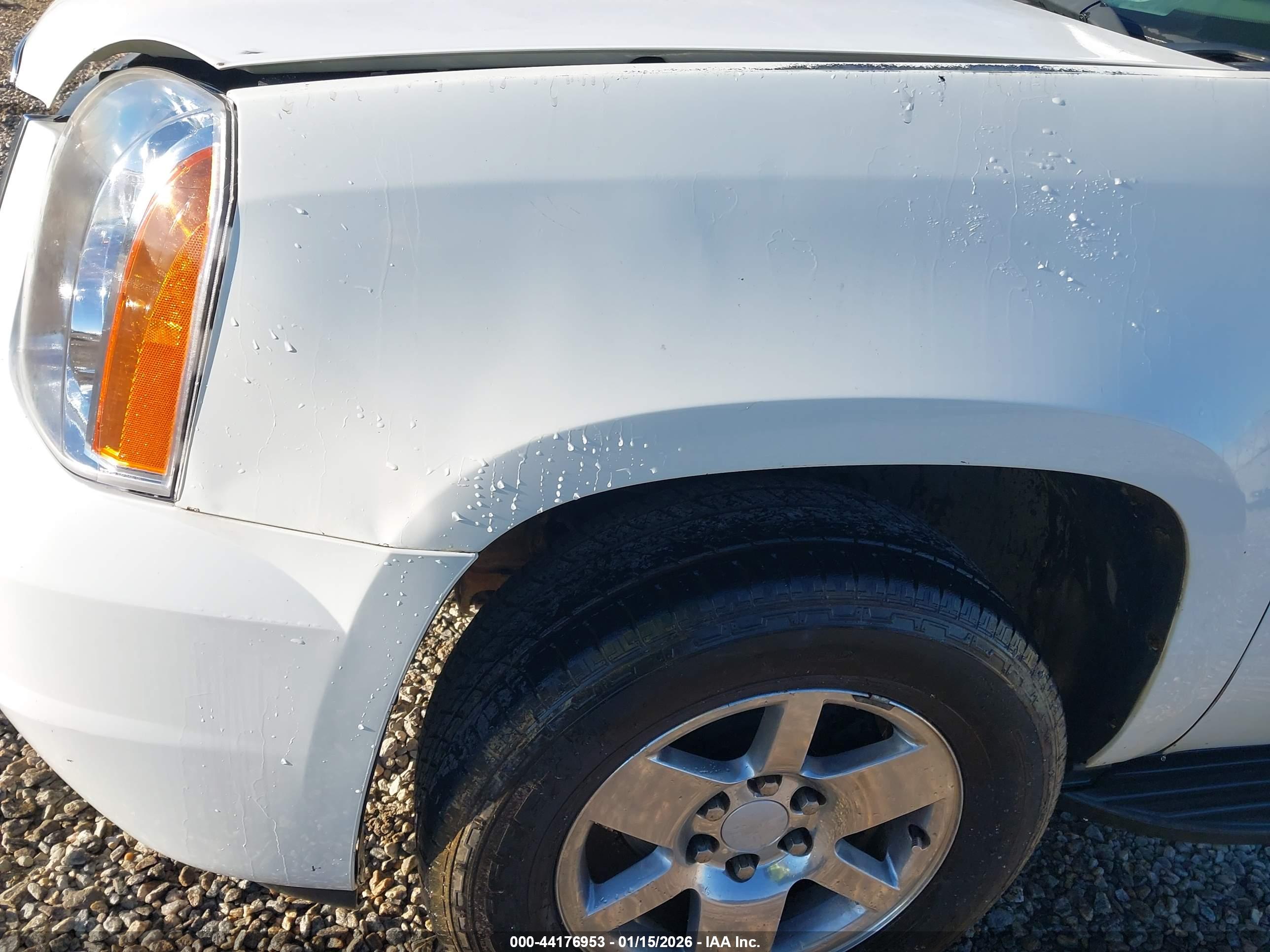 GMC YUKON image 6