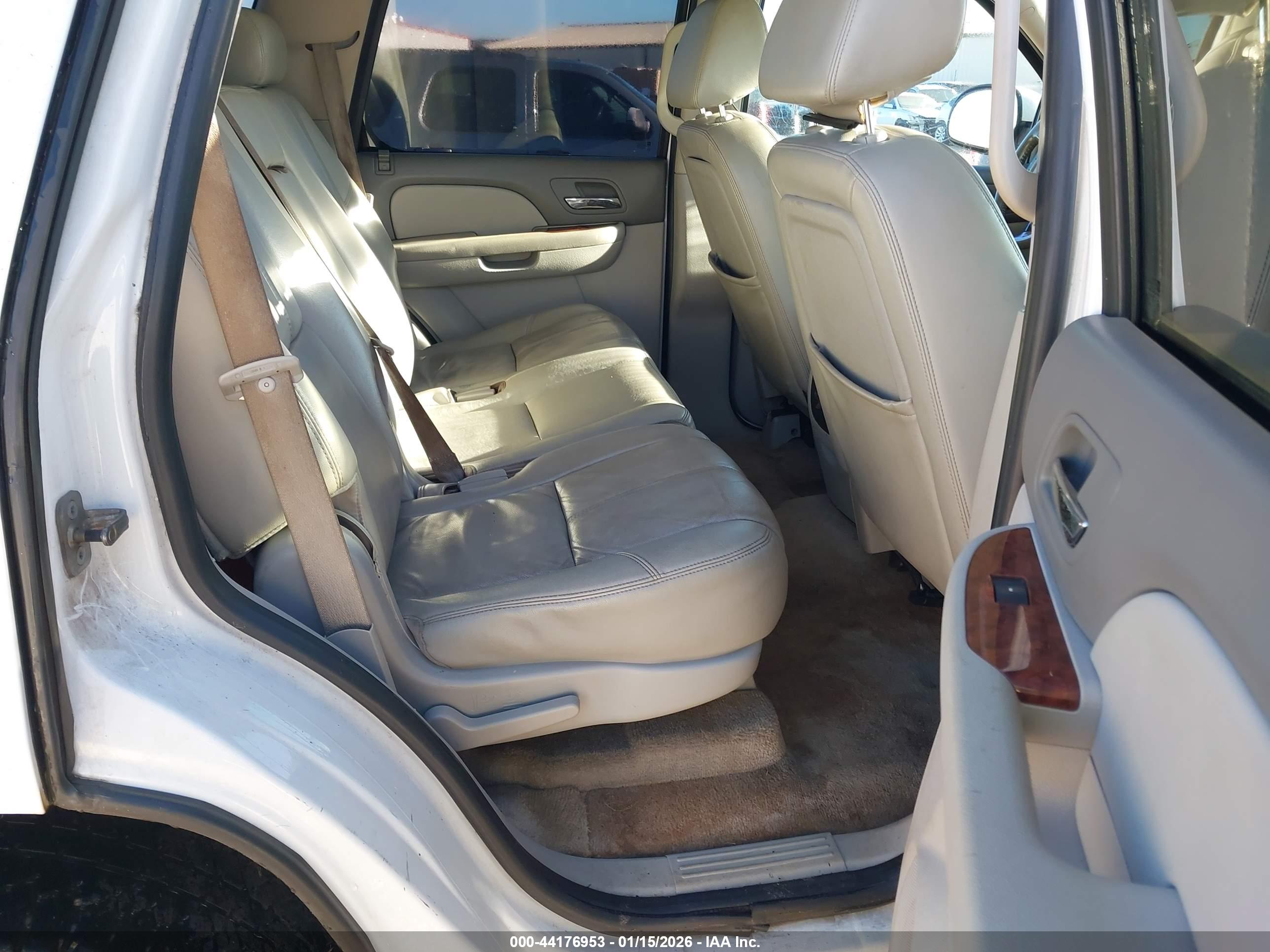 GMC YUKON image 8