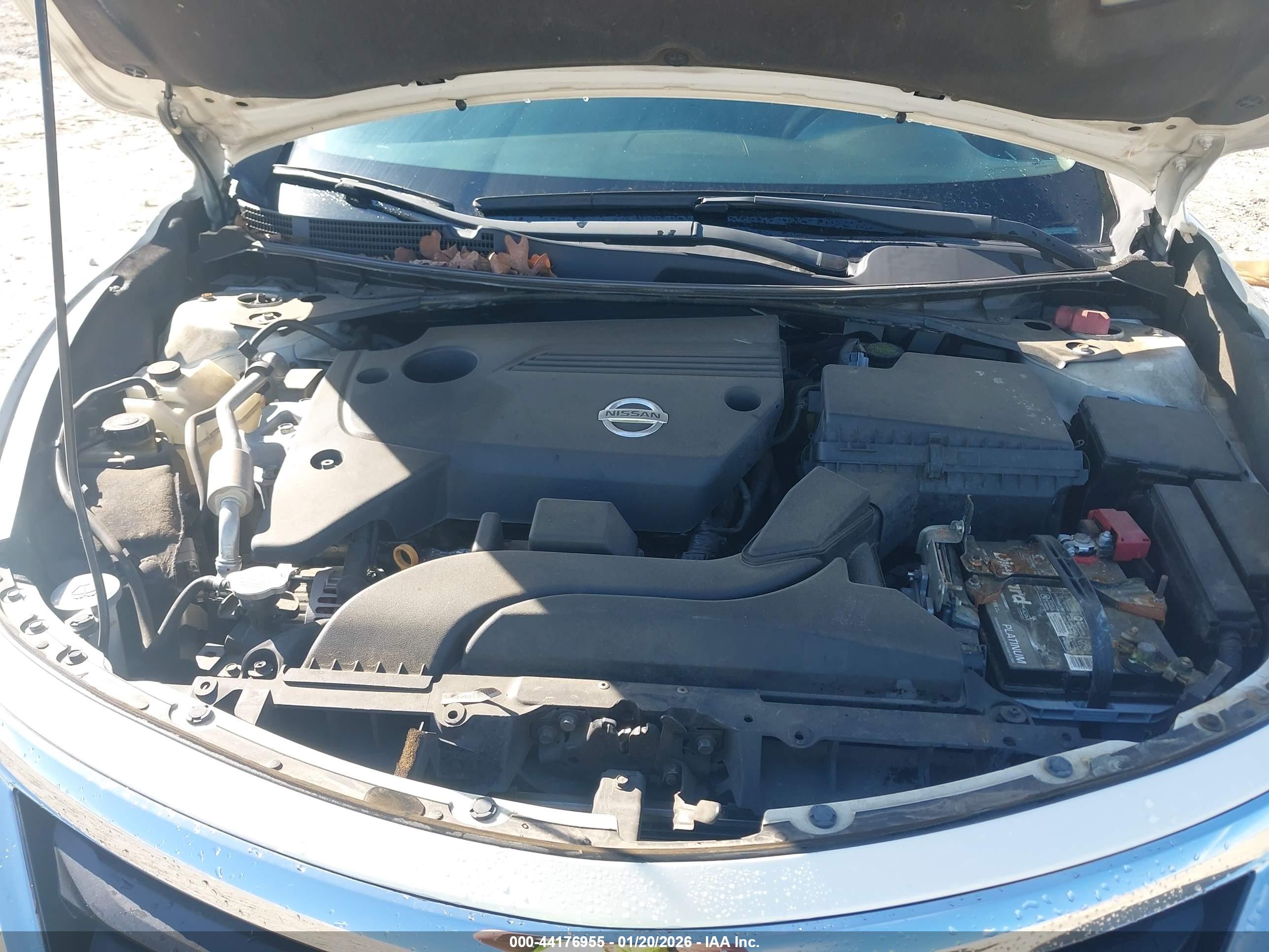 NISSAN ALTIMA image 10